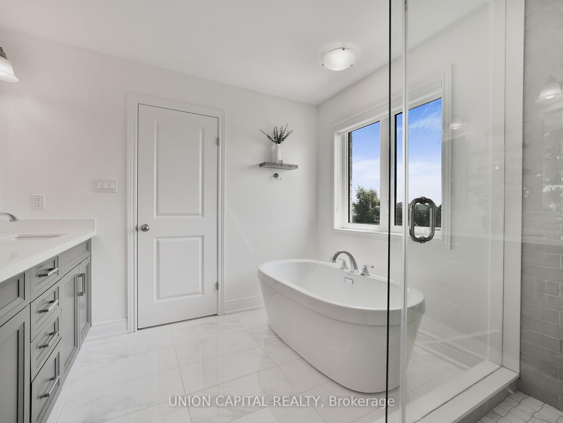 Photo 20 of 26 Hampshire Place, Hamilton, Stoney Creek Mountain — HOMEH