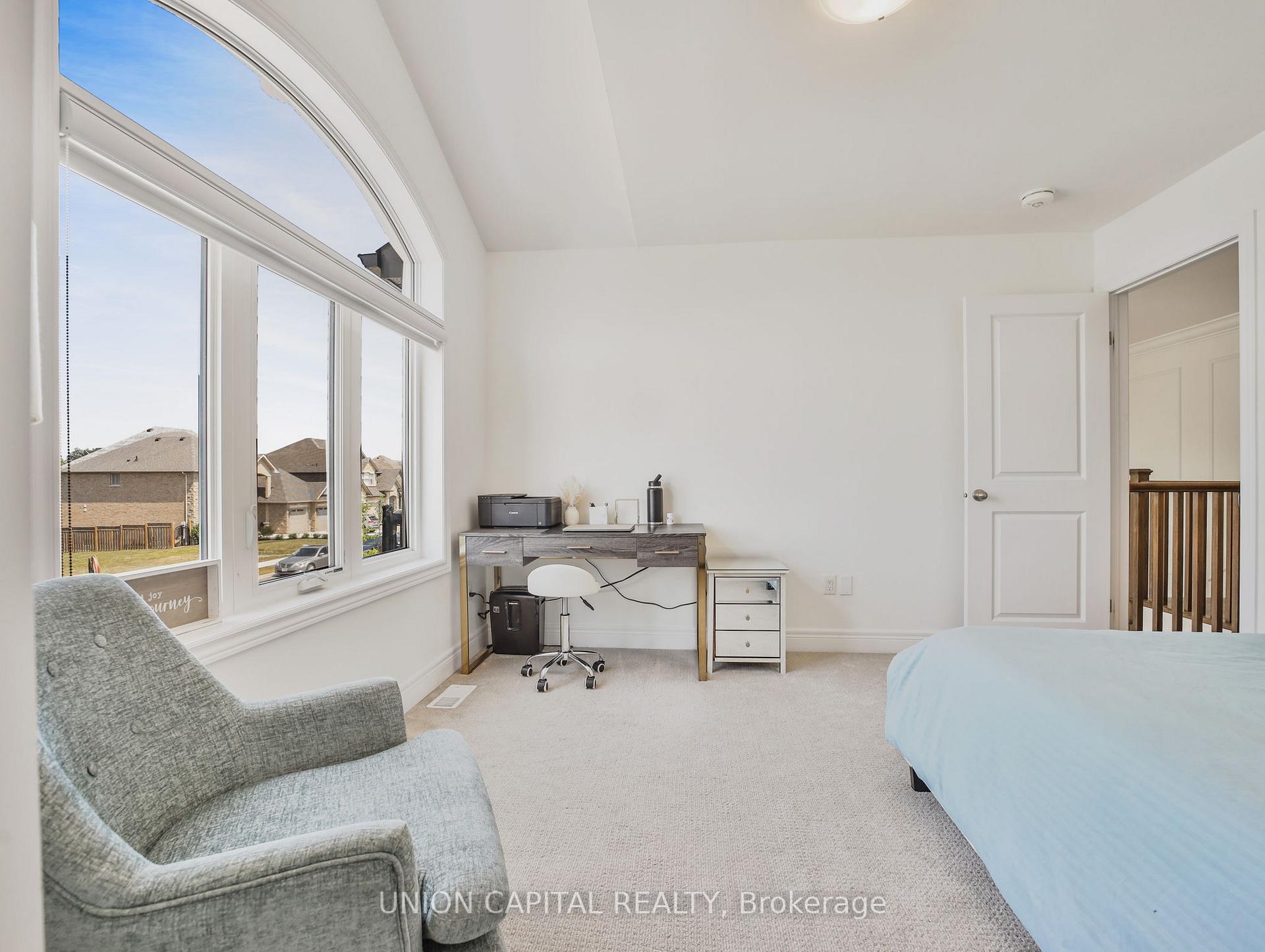 Photo 23 of 26 Hampshire Place, Hamilton, Stoney Creek Mountain — HOMEH