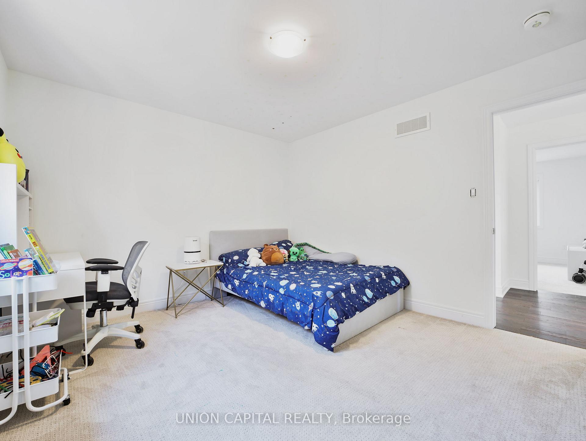 Photo 26 of 26 Hampshire Place, Hamilton, Stoney Creek Mountain — HOMEH