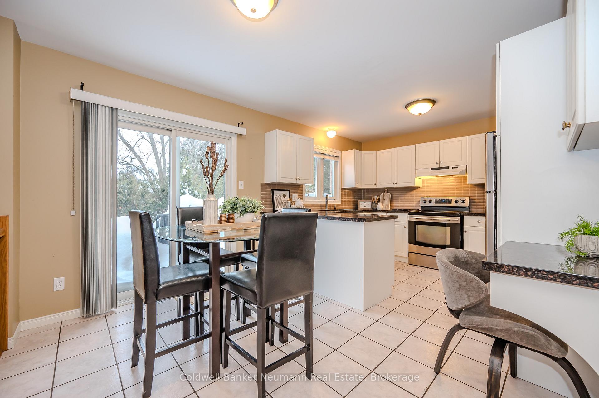 Photo 12 of 108 Pine Ridge Drive, Guelph, Pineridge/Westminster Woods — HOMEH