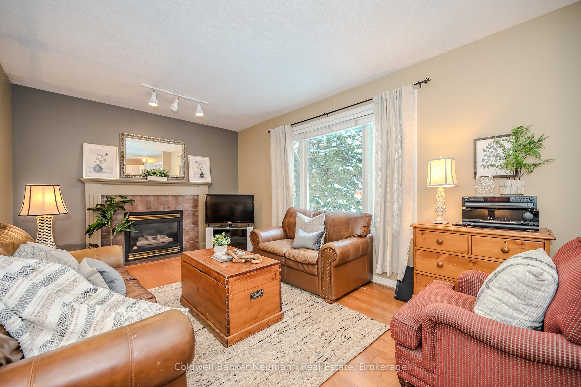 Photo 19 of 108 Pine Ridge Drive, Guelph, Pineridge/Westminster Woods — HOMEH