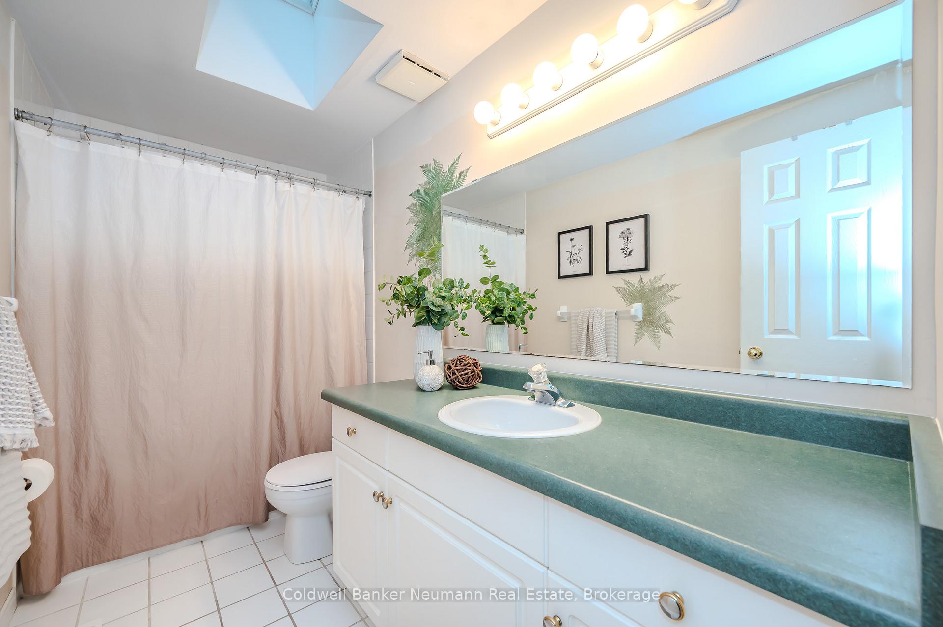 Photo 31 of 108 Pine Ridge Drive, Guelph, Pineridge/Westminster Woods — HOMEH