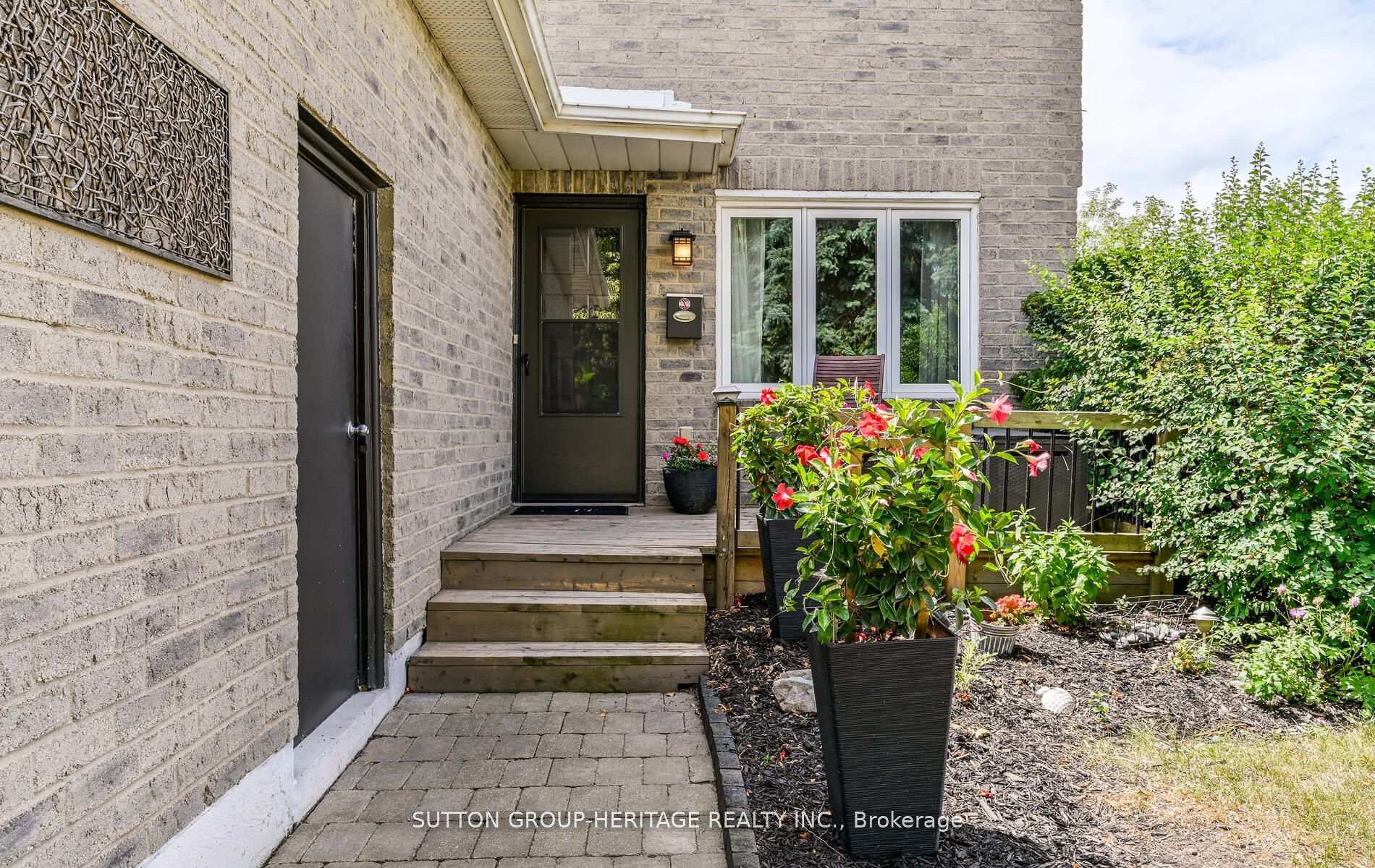 Photo 4 of 2 Frazer Road, Ajax, South West — HOMEH