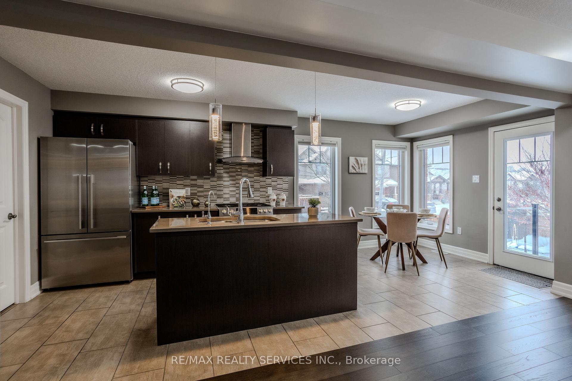Photo 8 of 225 Goodwin Drive, Guelph, Pineridge/Westminster Woods — HOMEH