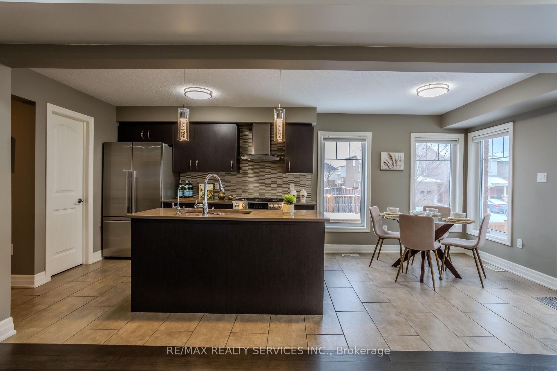 Photo 9 of 225 Goodwin Drive, Guelph, Pineridge/Westminster Woods — HOMEH