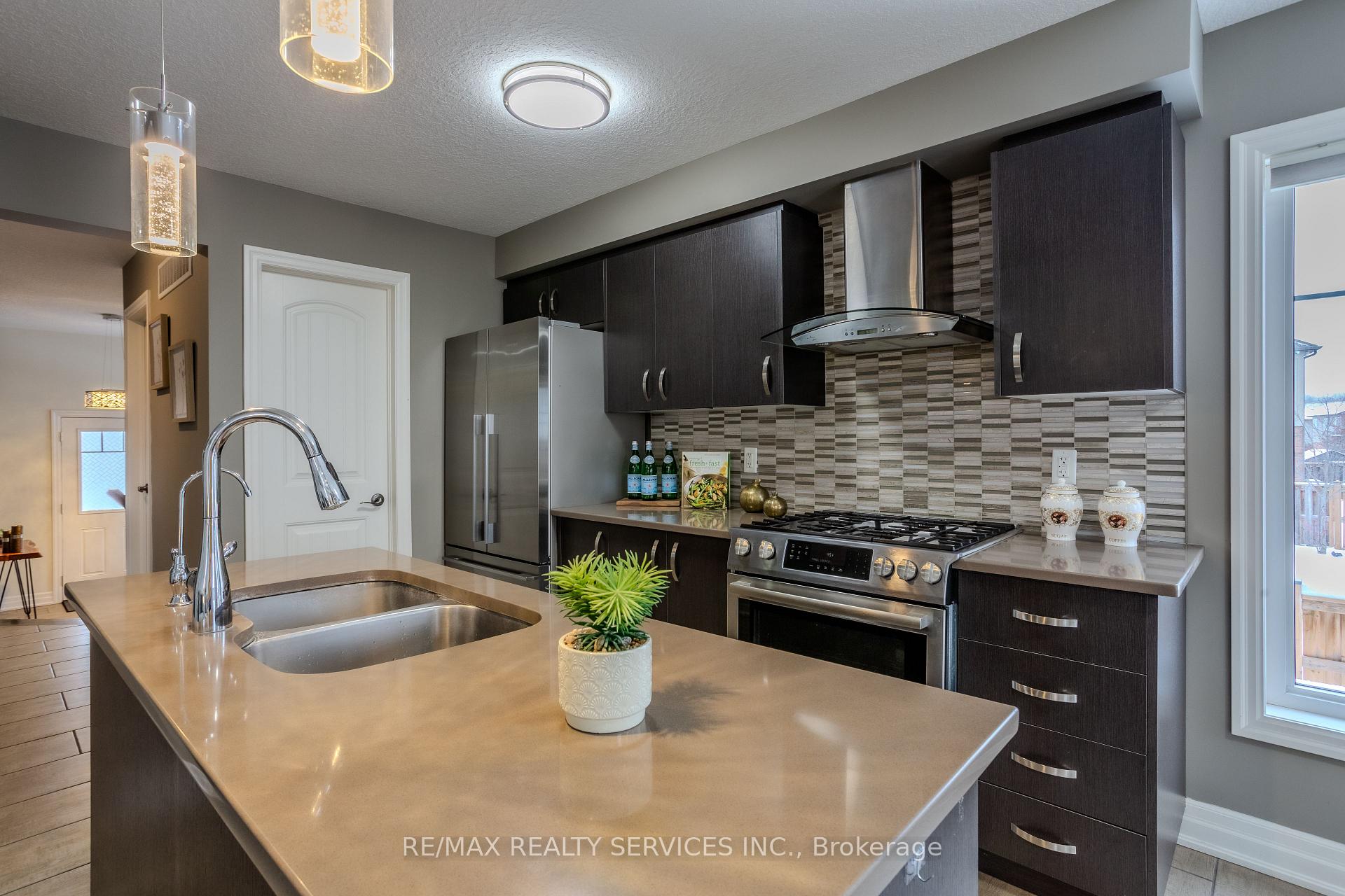 Photo 12 of 225 Goodwin Drive, Guelph, Pineridge/Westminster Woods — HOMEH