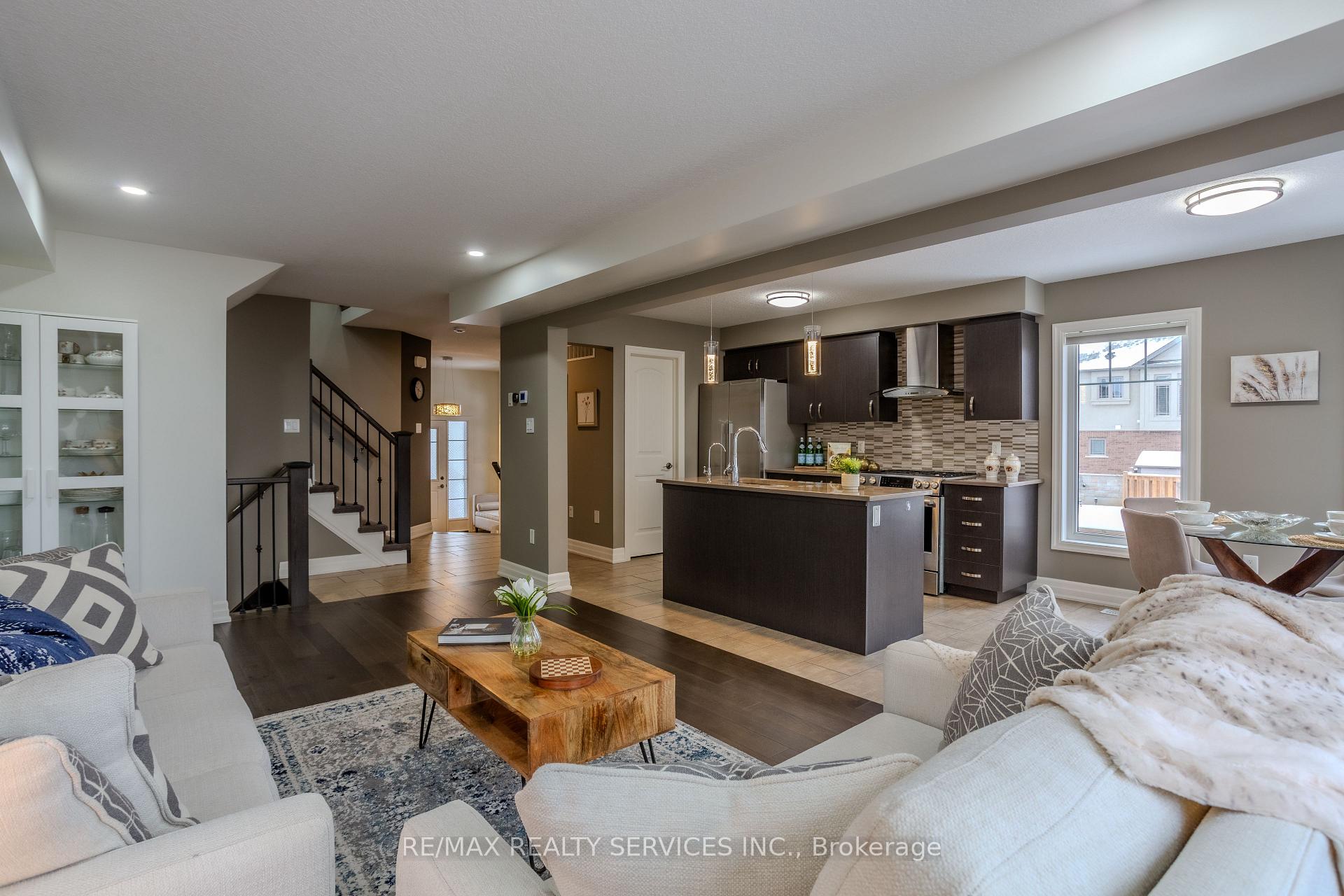 Photo 13 of 225 Goodwin Drive, Guelph, Pineridge/Westminster Woods — HOMEH