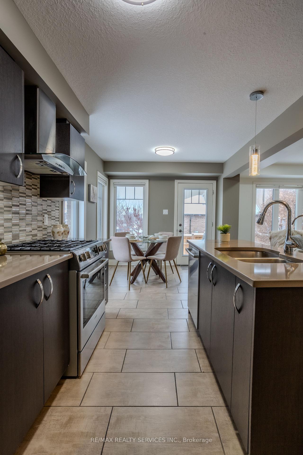 Photo 17 of 225 Goodwin Drive, Guelph, Pineridge/Westminster Woods — HOMEH