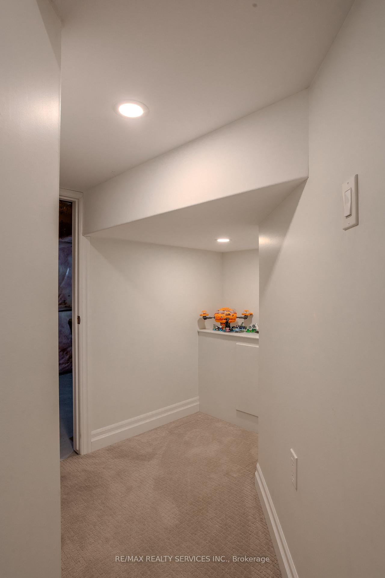 Photo 43 of 225 Goodwin Drive, Guelph, Pineridge/Westminster Woods — HOMEH