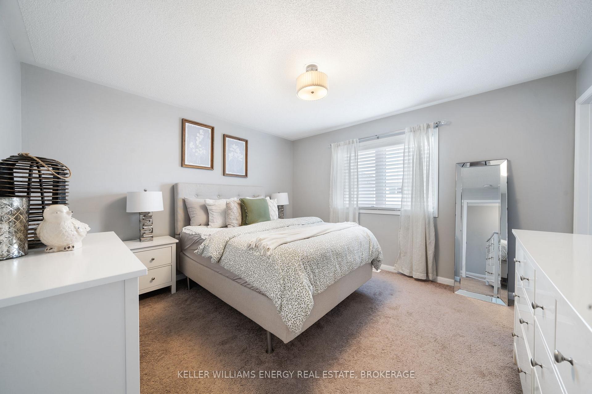 Photo 13 of 22 Carey Lane, Clarington, Bowmanville — HOMEH
