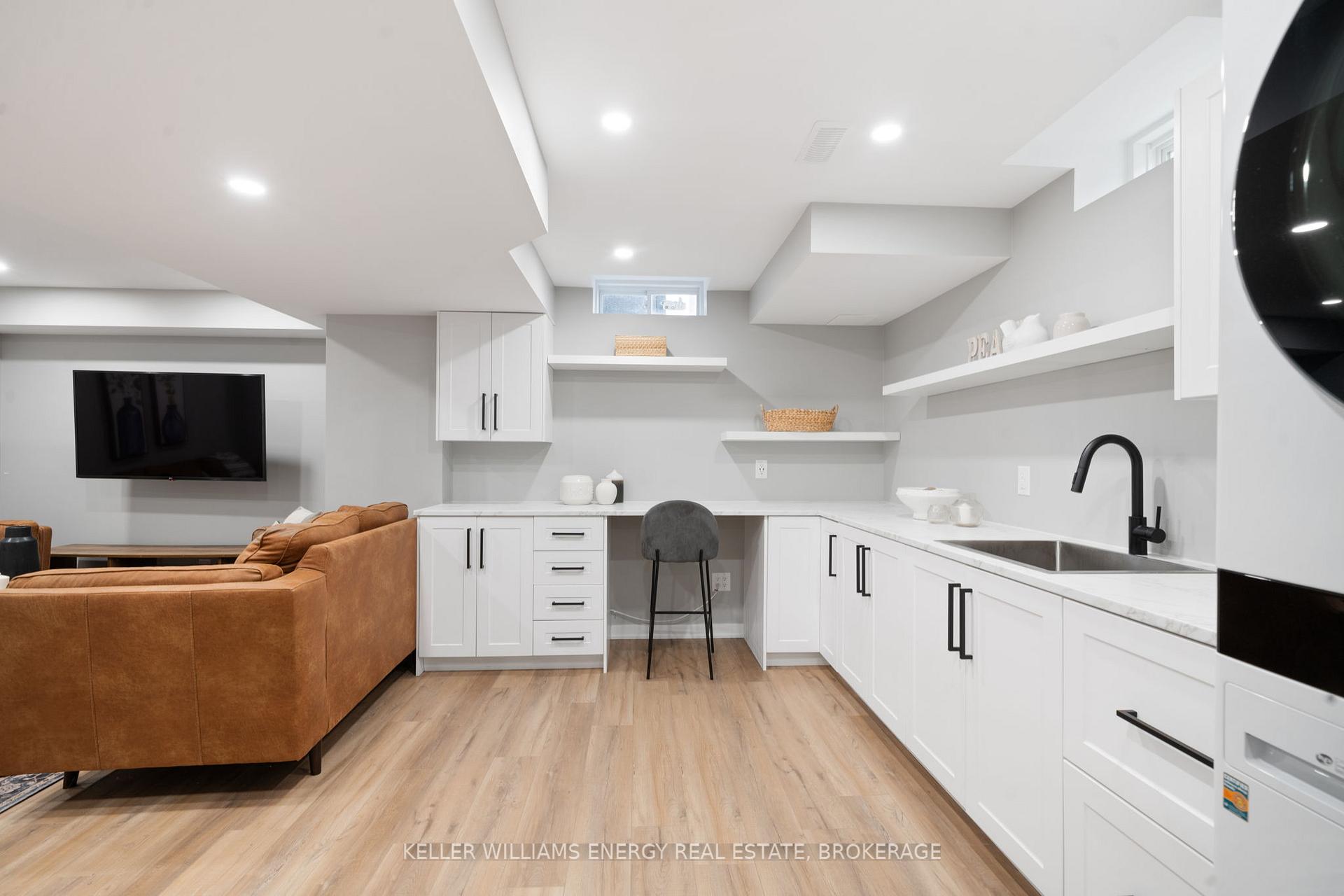 Photo 18 of 22 Carey Lane, Clarington, Bowmanville — HOMEH