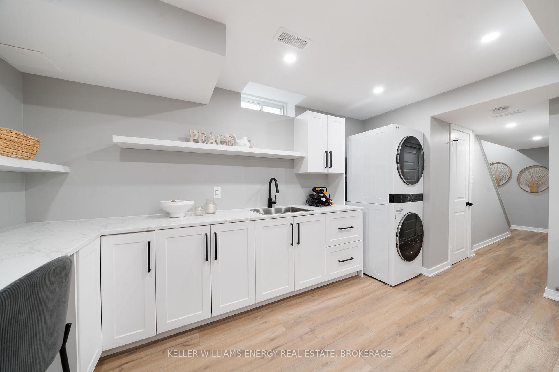 Photo 19 of 22 Carey Lane, Clarington, Bowmanville — HOMEH