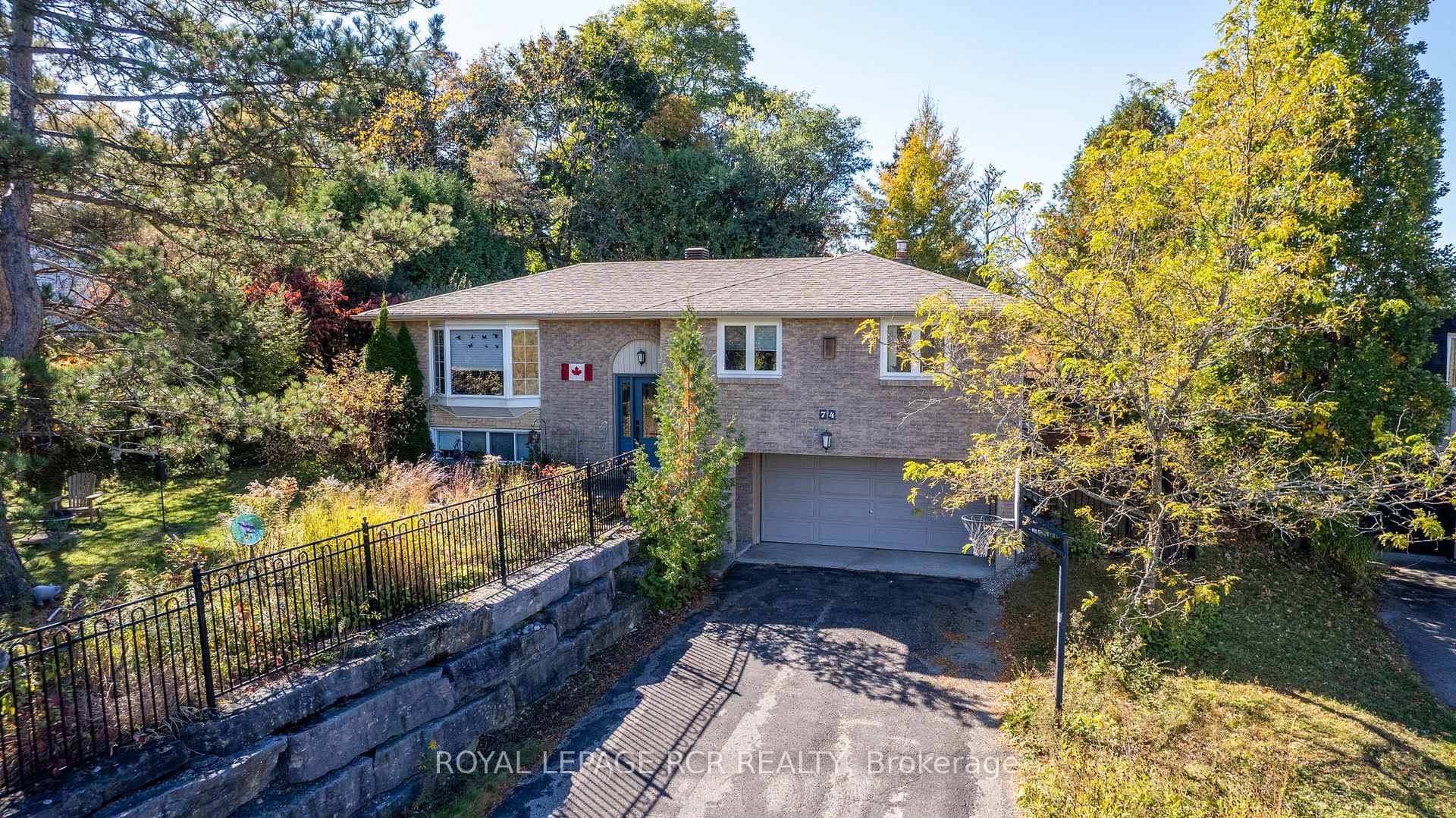 Photo 2 of 74 Old King Road, Caledon, Bolton East — HOMEH