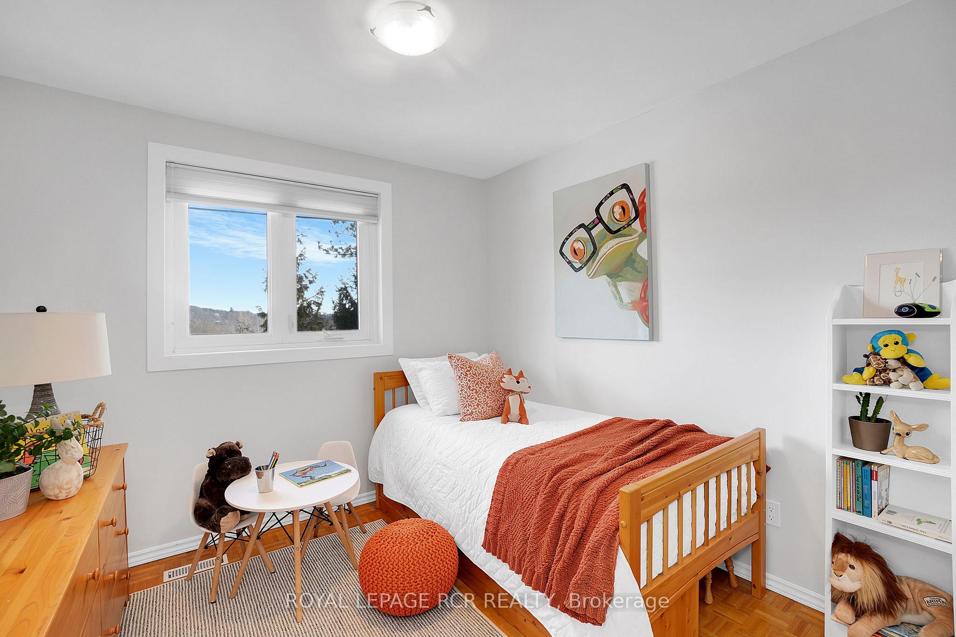 Photo 17 of 74 Old King Road, Caledon, Bolton East — HOMEH