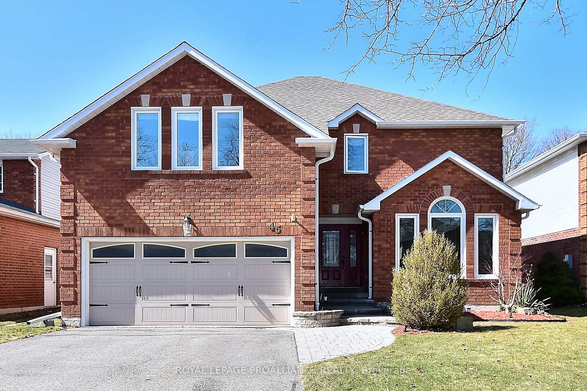 Photo 1 of 45 Strathmanor Drive, Clarington, Bowmanville — HOMEH