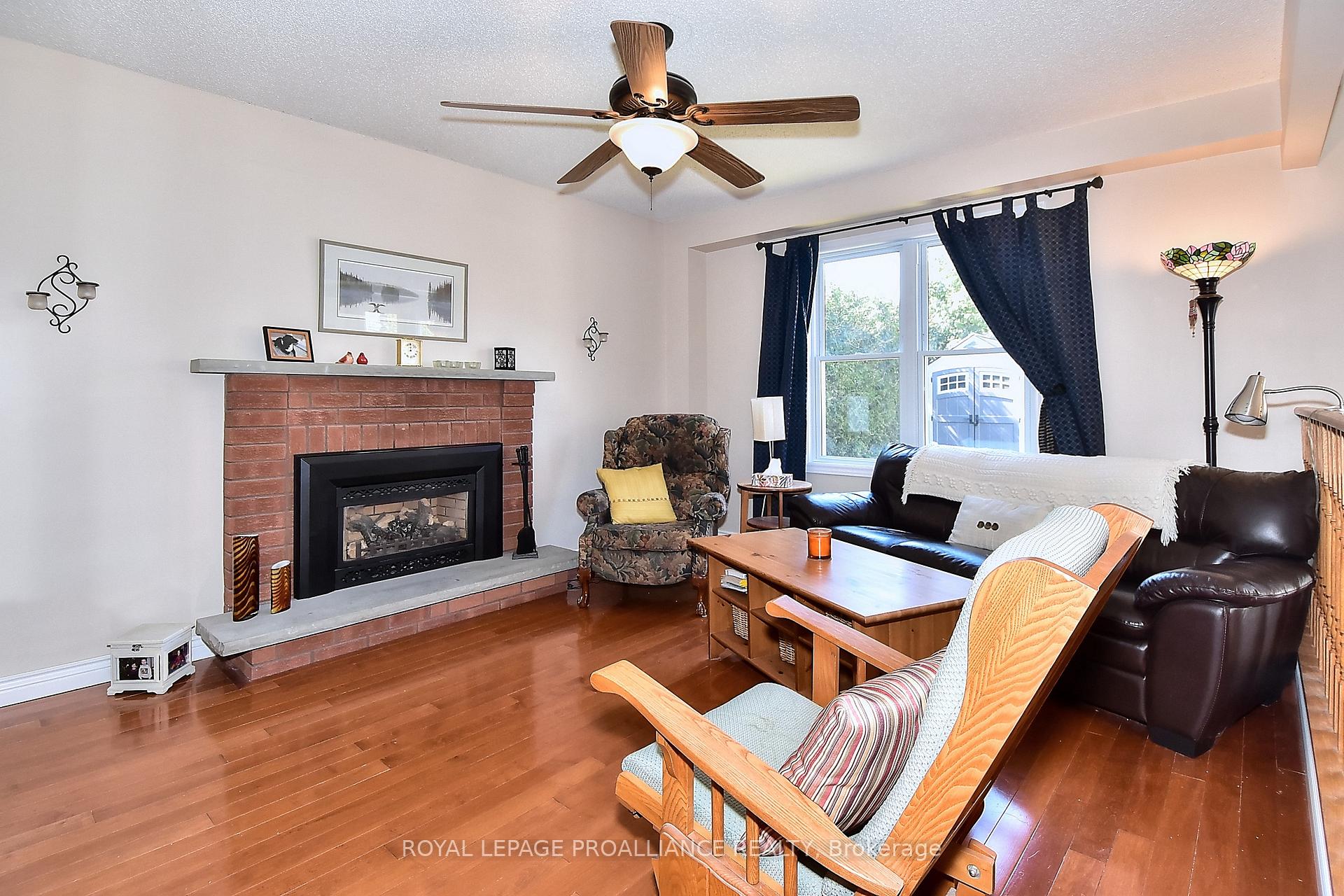 Photo 12 of 45 Strathmanor Drive, Clarington, Bowmanville — HOMEH