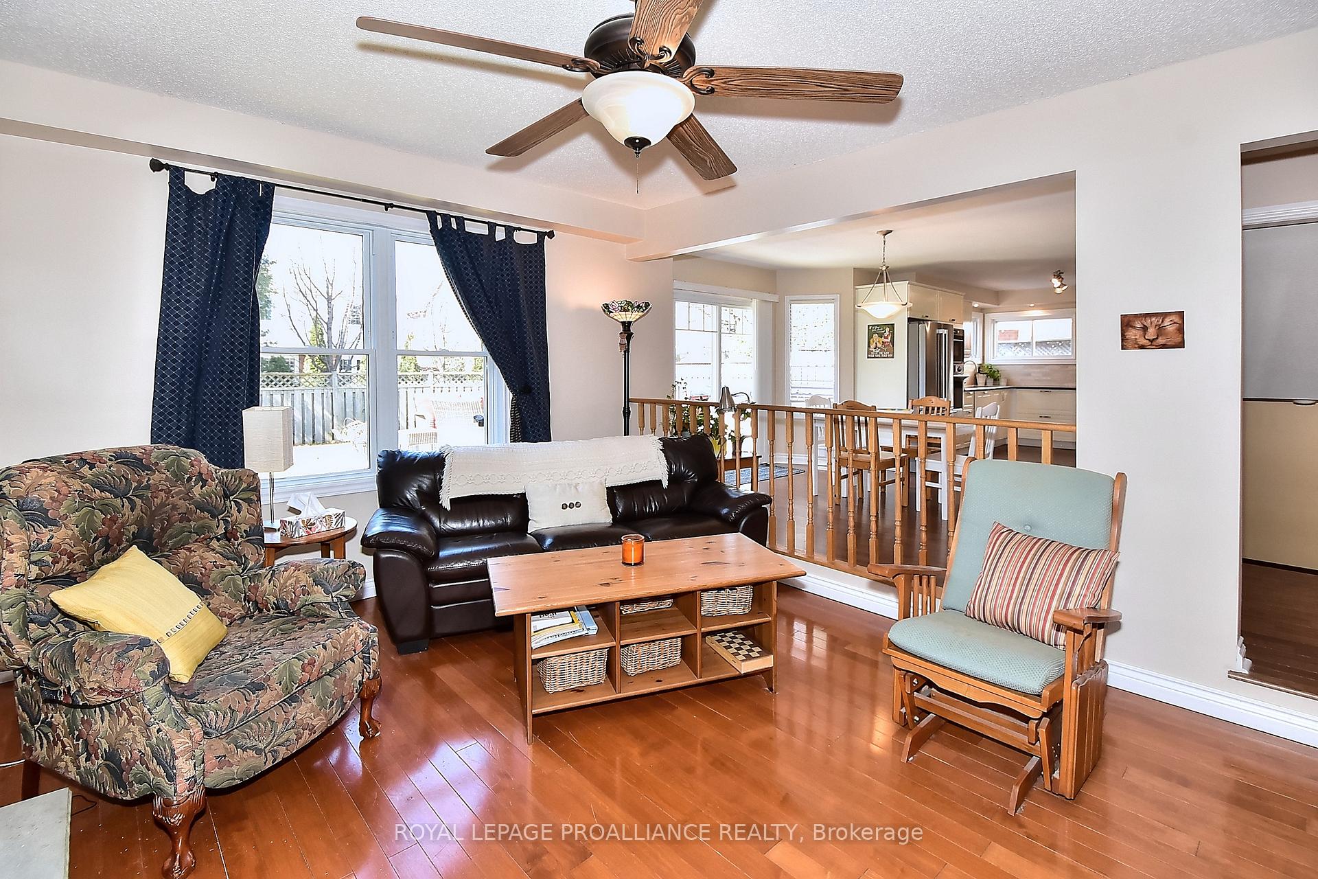 Photo 13 of 45 Strathmanor Drive, Clarington, Bowmanville — HOMEH