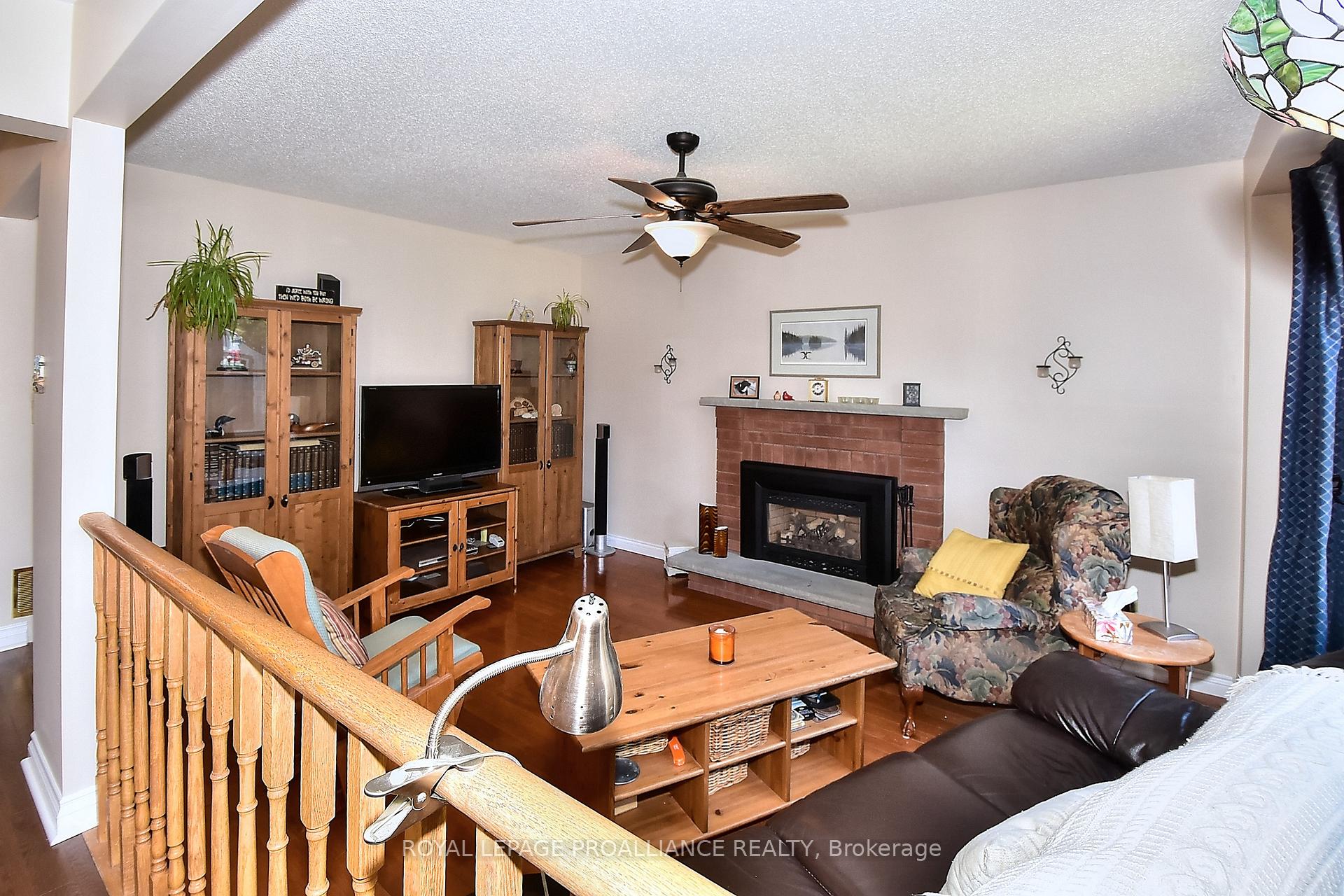 Photo 14 of 45 Strathmanor Drive, Clarington, Bowmanville — HOMEH