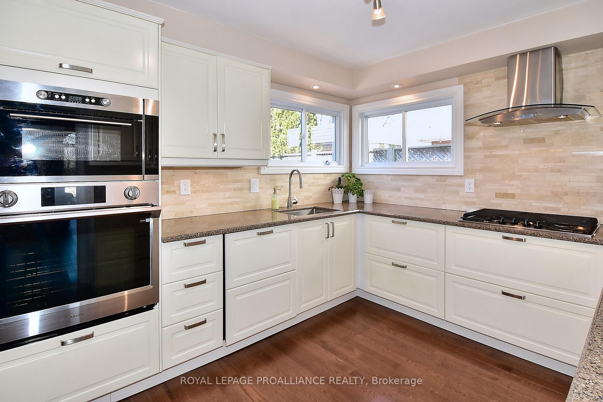 Photo 19 of 45 Strathmanor Drive, Clarington, Bowmanville — HOMEH