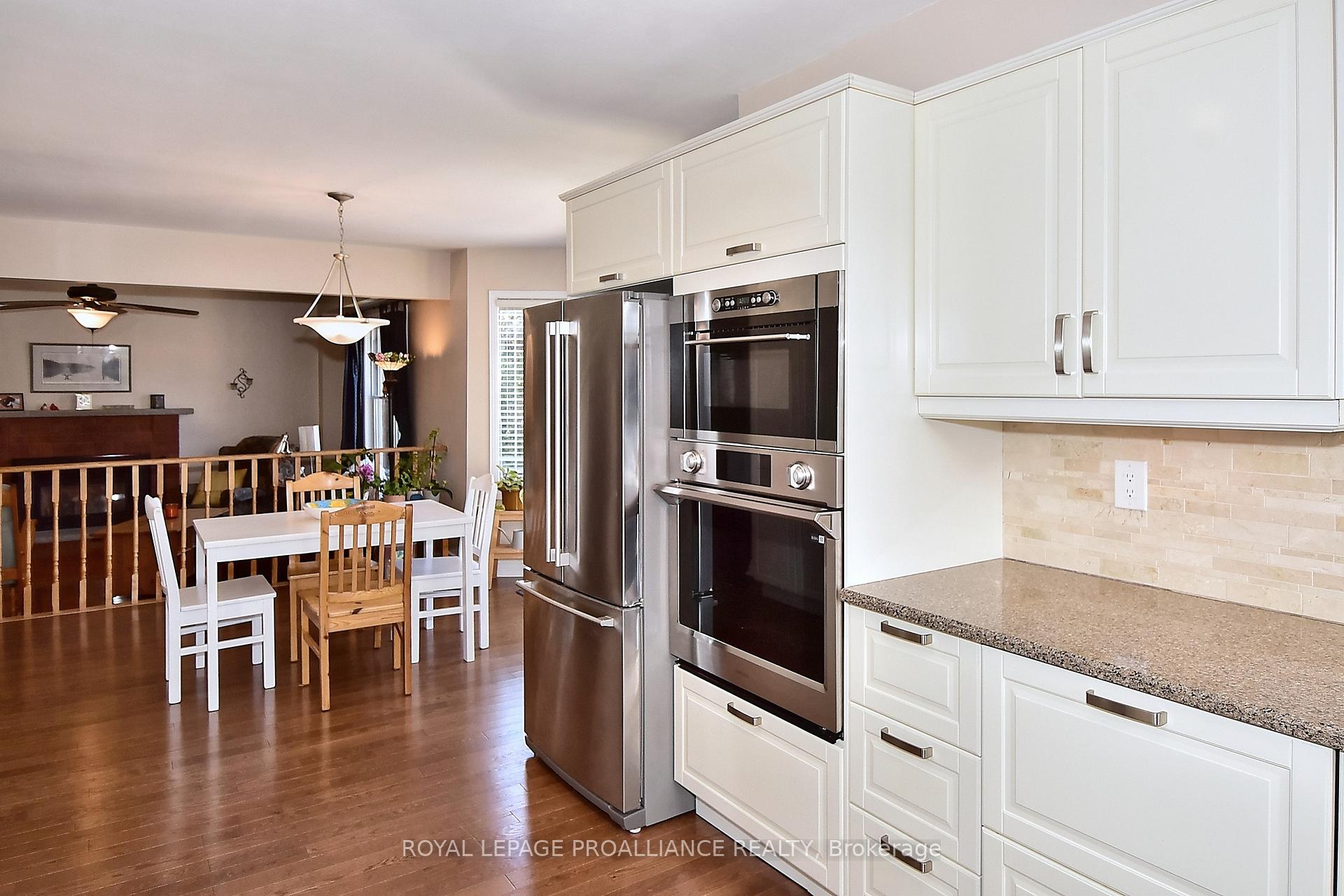 Photo 20 of 45 Strathmanor Drive, Clarington, Bowmanville — HOMEH