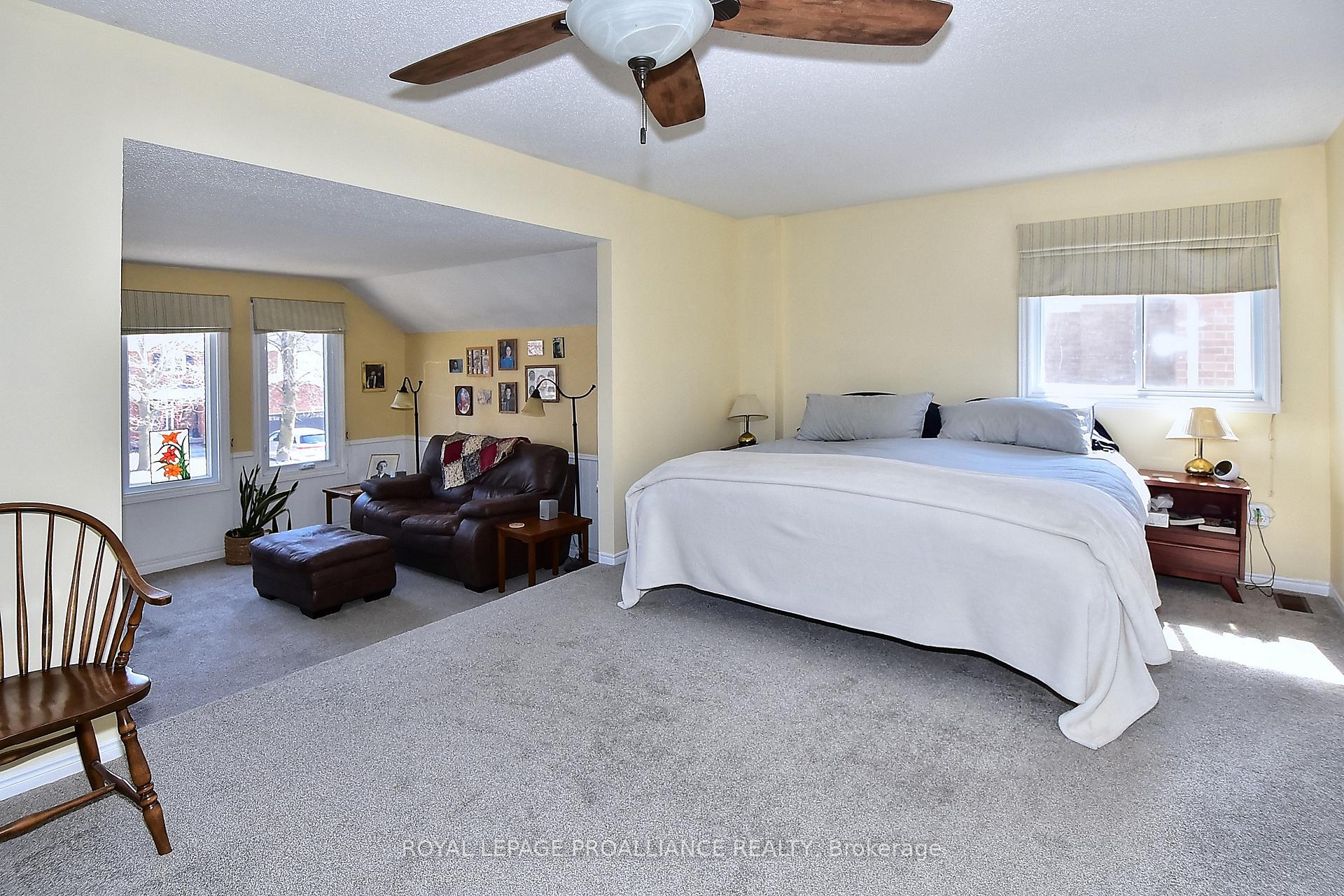 Photo 24 of 45 Strathmanor Drive, Clarington, Bowmanville — HOMEH