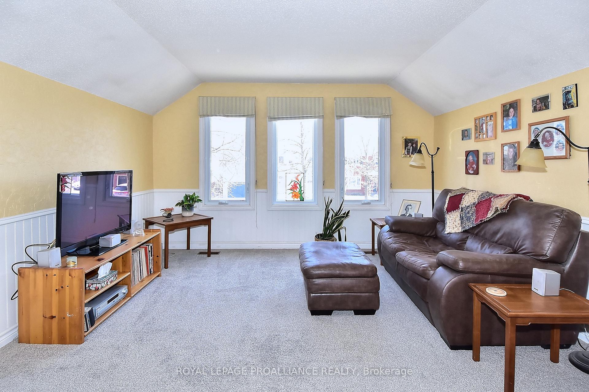 Photo 26 of 45 Strathmanor Drive, Clarington, Bowmanville — HOMEH