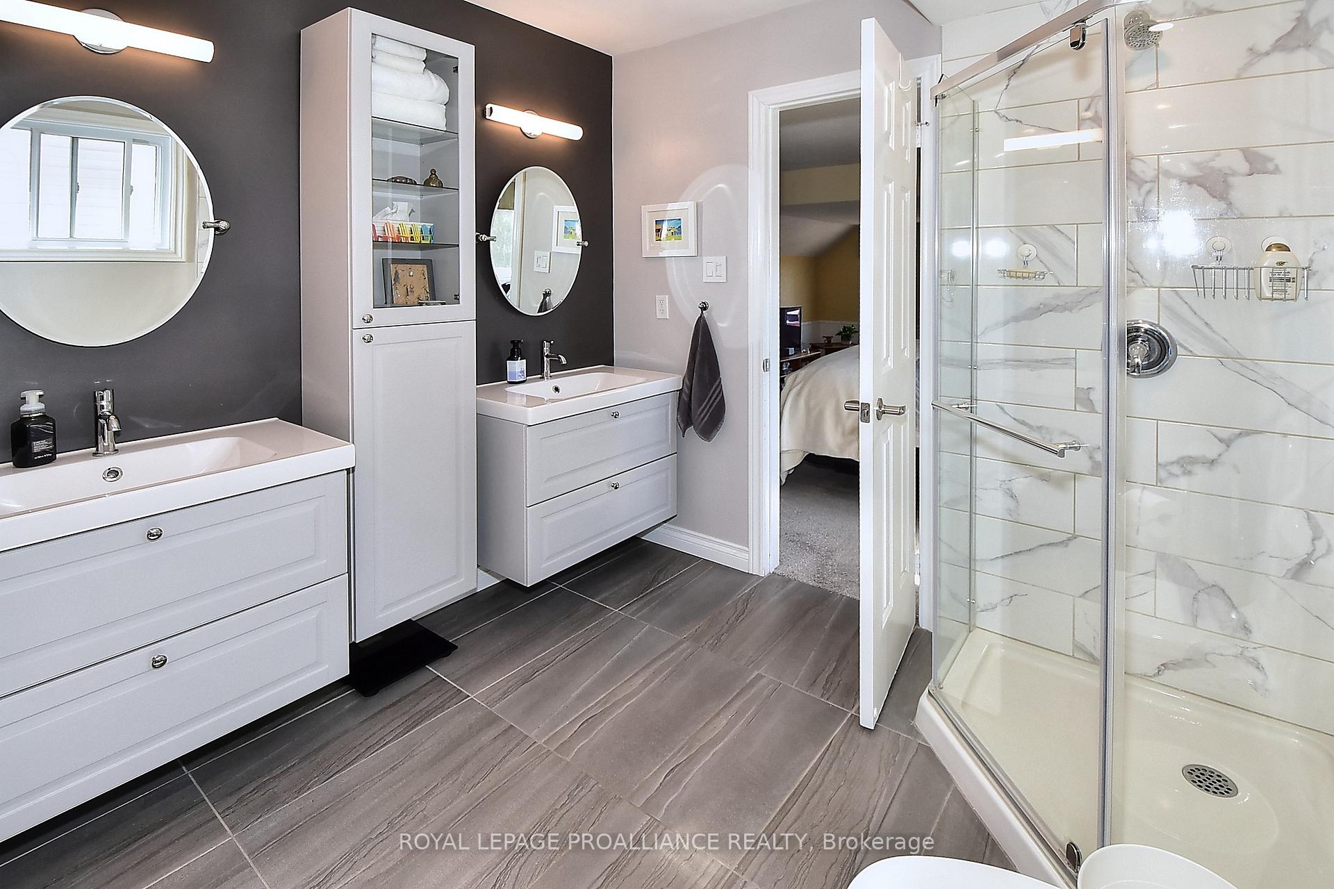 Photo 31 of 45 Strathmanor Drive, Clarington, Bowmanville — HOMEH