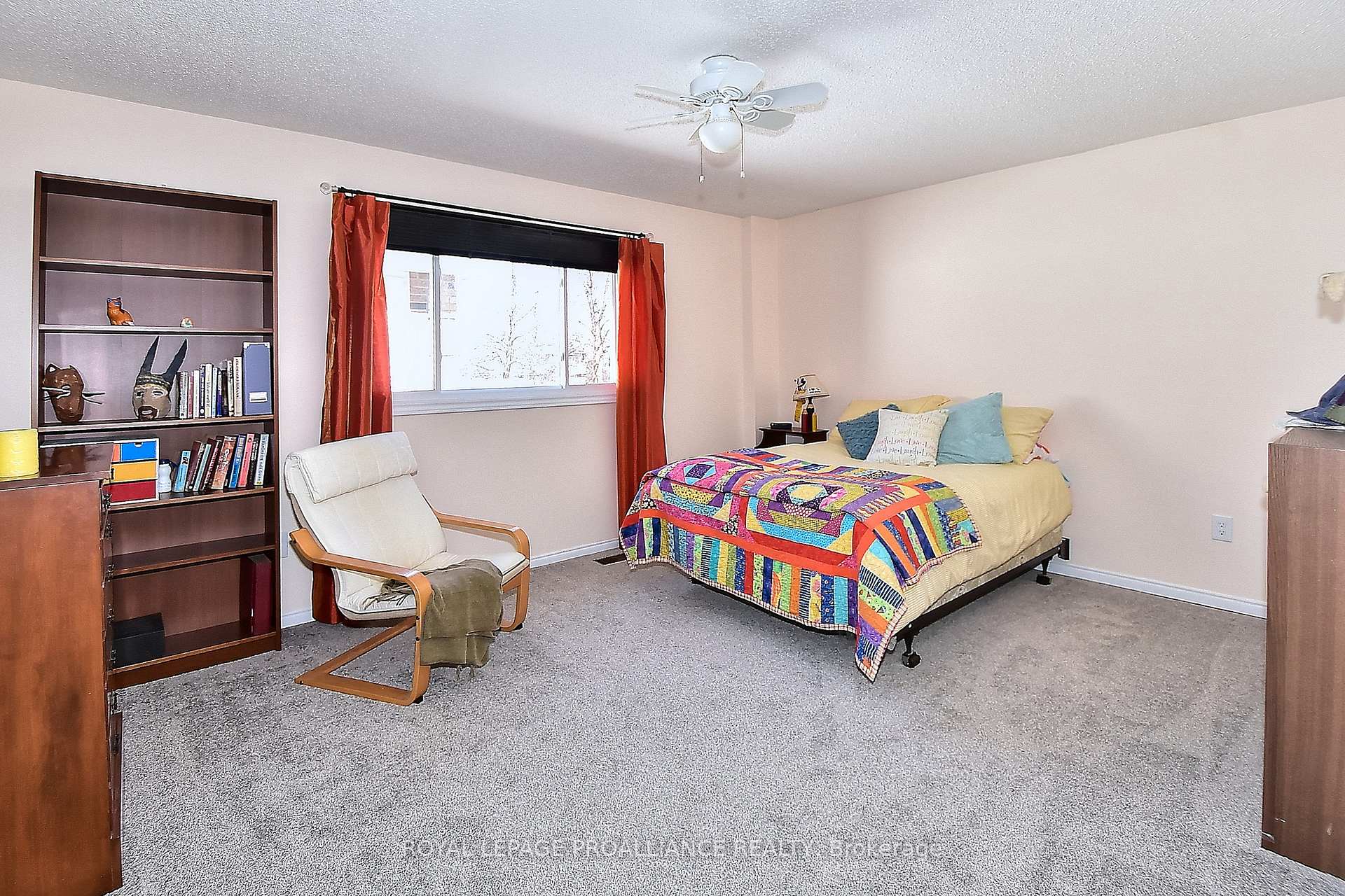 Photo 32 of 45 Strathmanor Drive, Clarington, Bowmanville — HOMEH