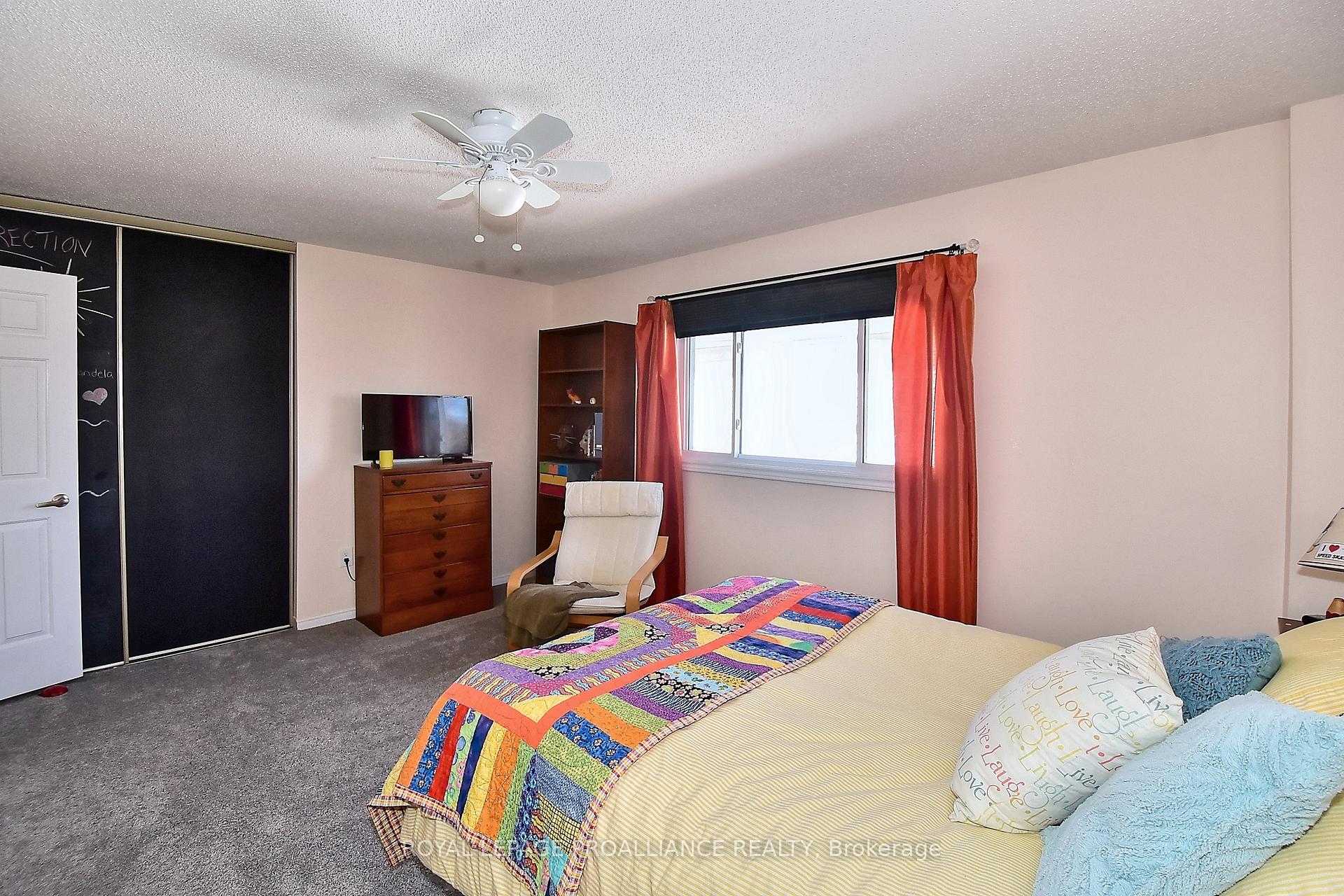Photo 33 of 45 Strathmanor Drive, Clarington, Bowmanville — HOMEH