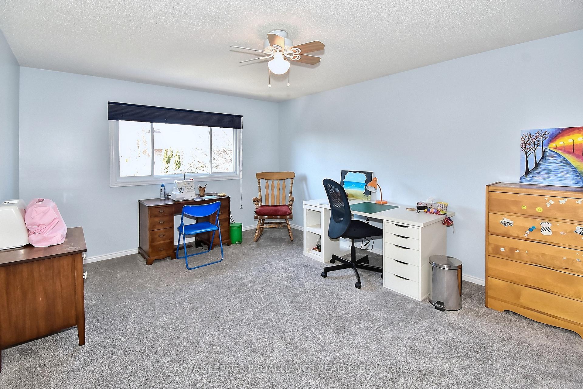 Photo 34 of 45 Strathmanor Drive, Clarington, Bowmanville — HOMEH