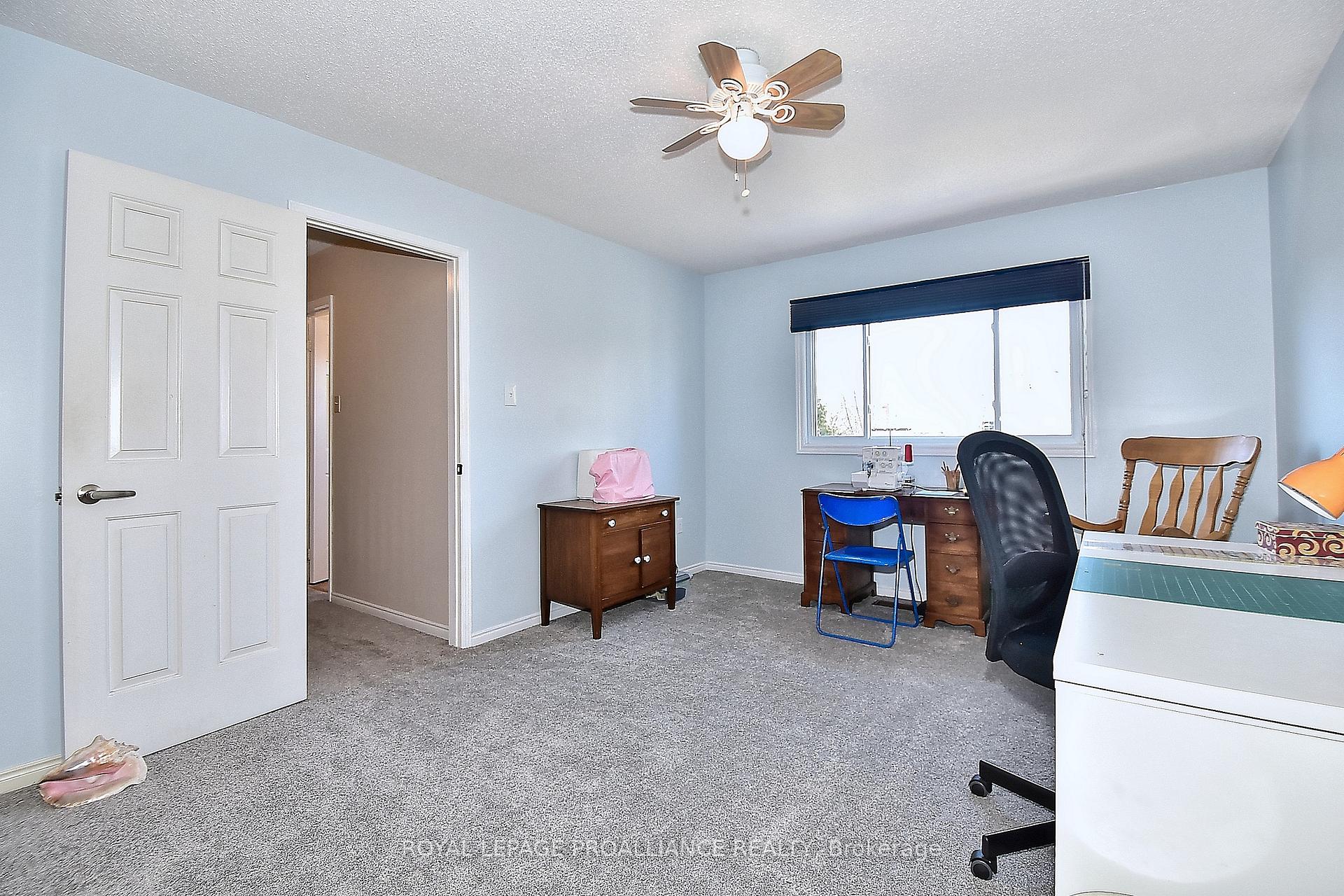 Photo 35 of 45 Strathmanor Drive, Clarington, Bowmanville — HOMEH