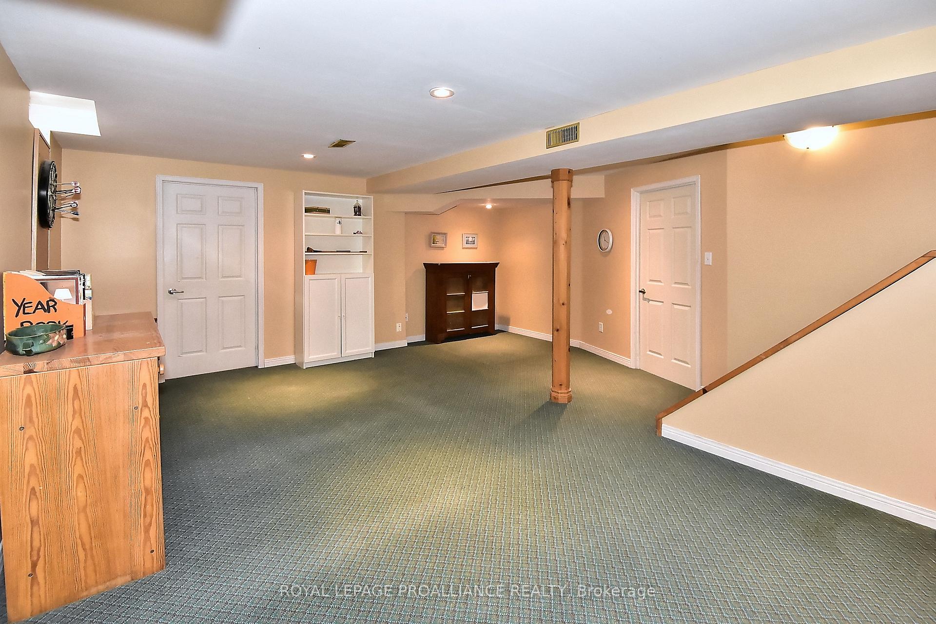 Photo 39 of 45 Strathmanor Drive, Clarington, Bowmanville — HOMEH