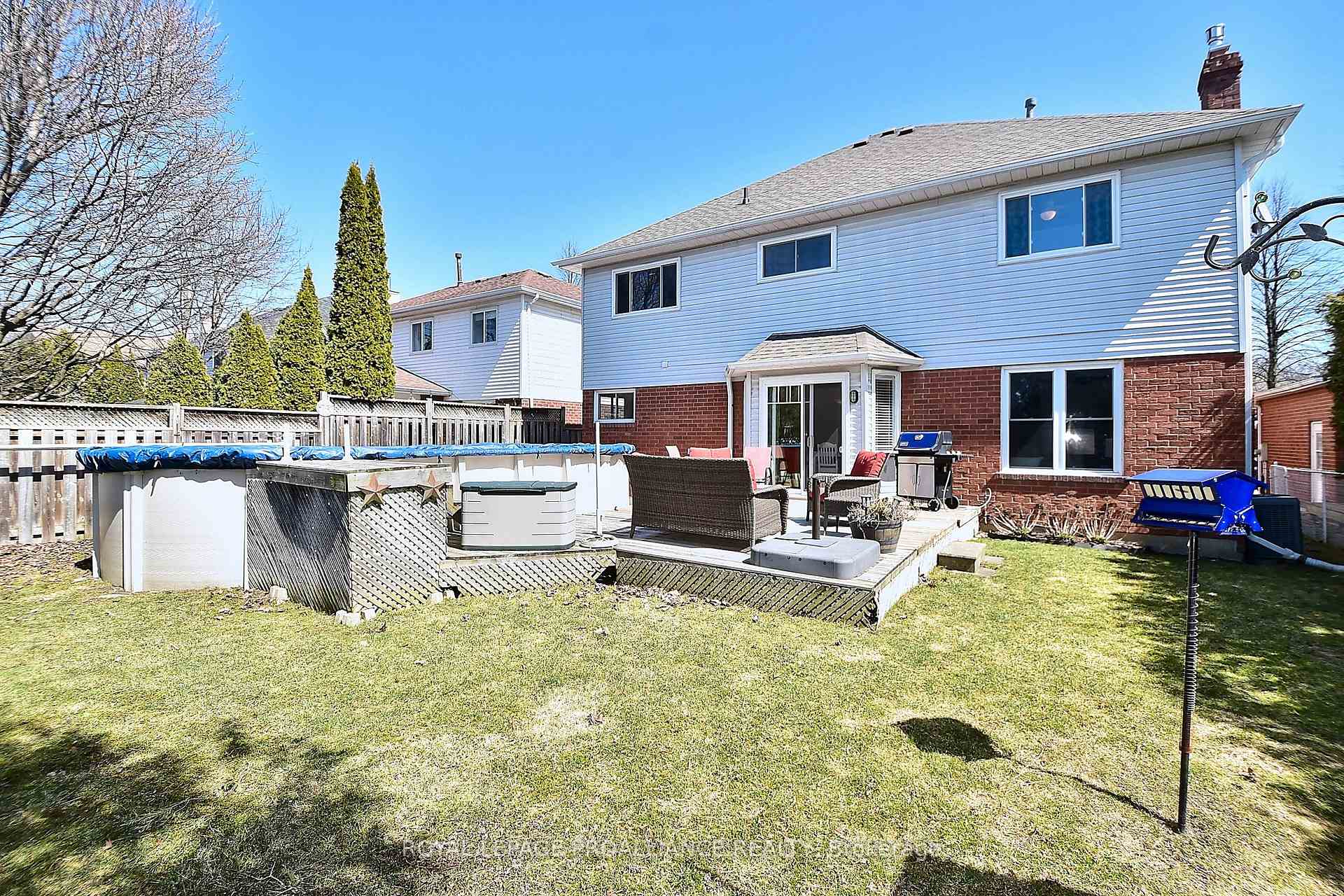 Photo 43 of 45 Strathmanor Drive, Clarington, Bowmanville — HOMEH