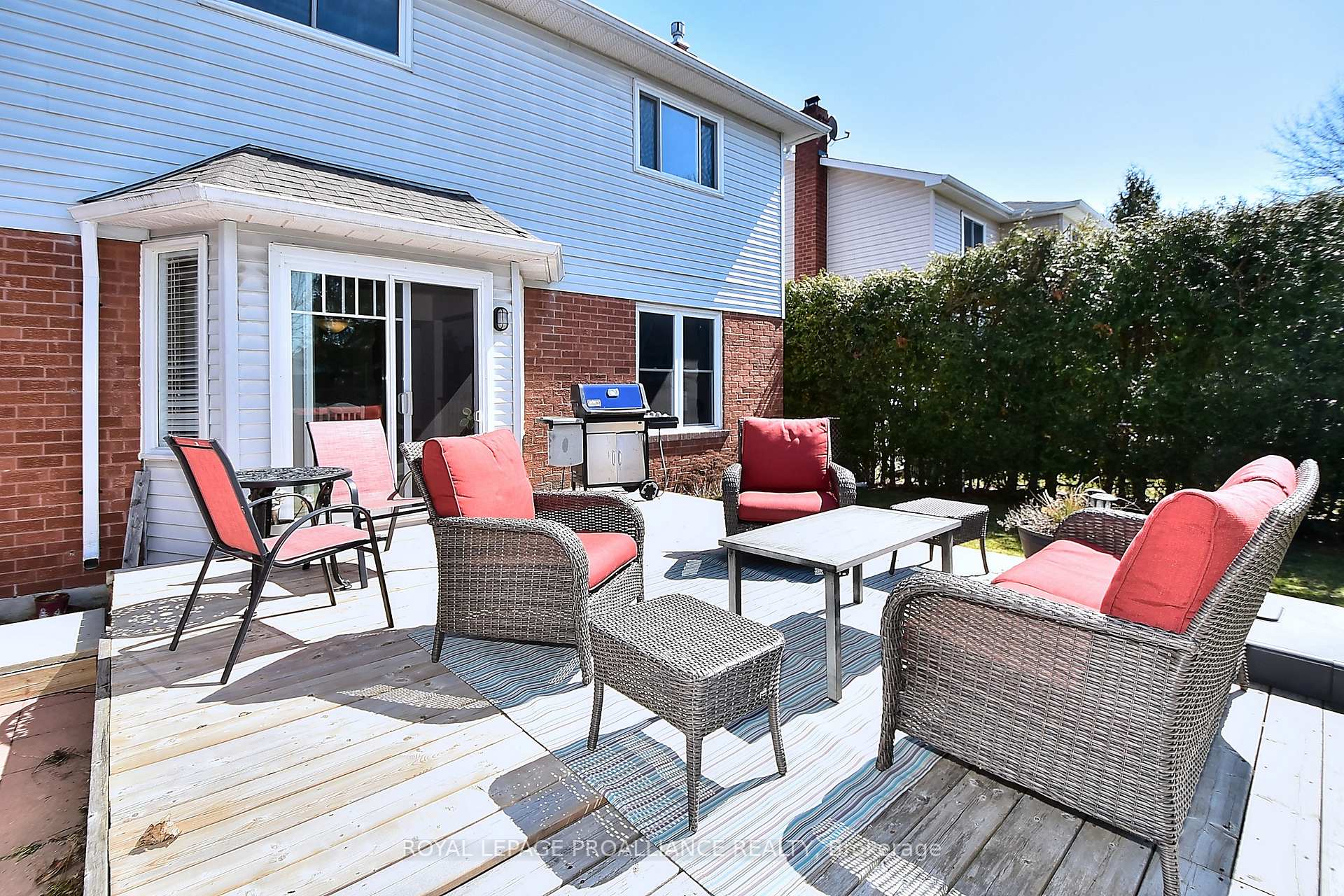 Photo 46 of 45 Strathmanor Drive, Clarington, Bowmanville — HOMEH