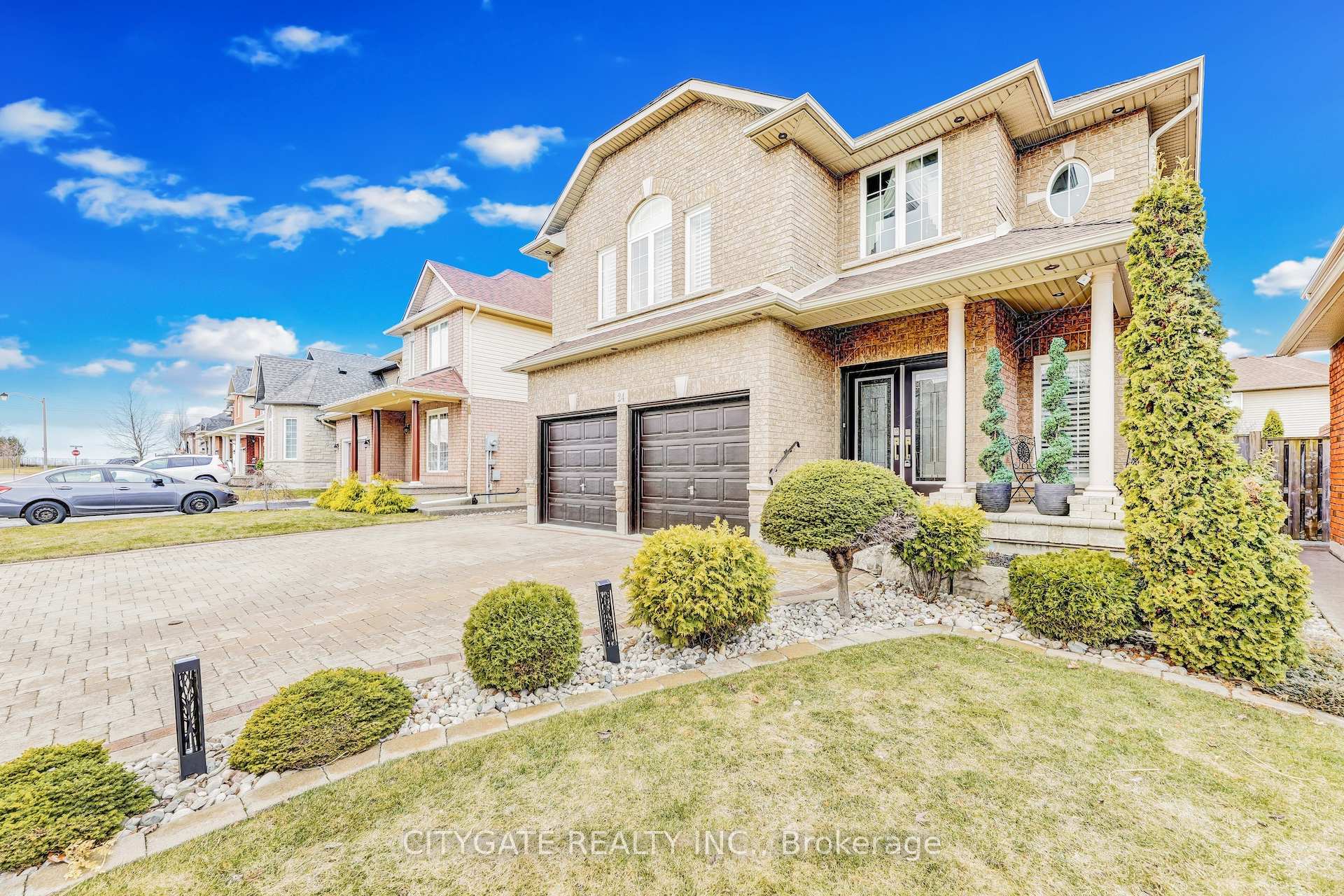 Photo 2 of 24 Simpson Avenue, Hamilton, Stoney Creek — HOMEH