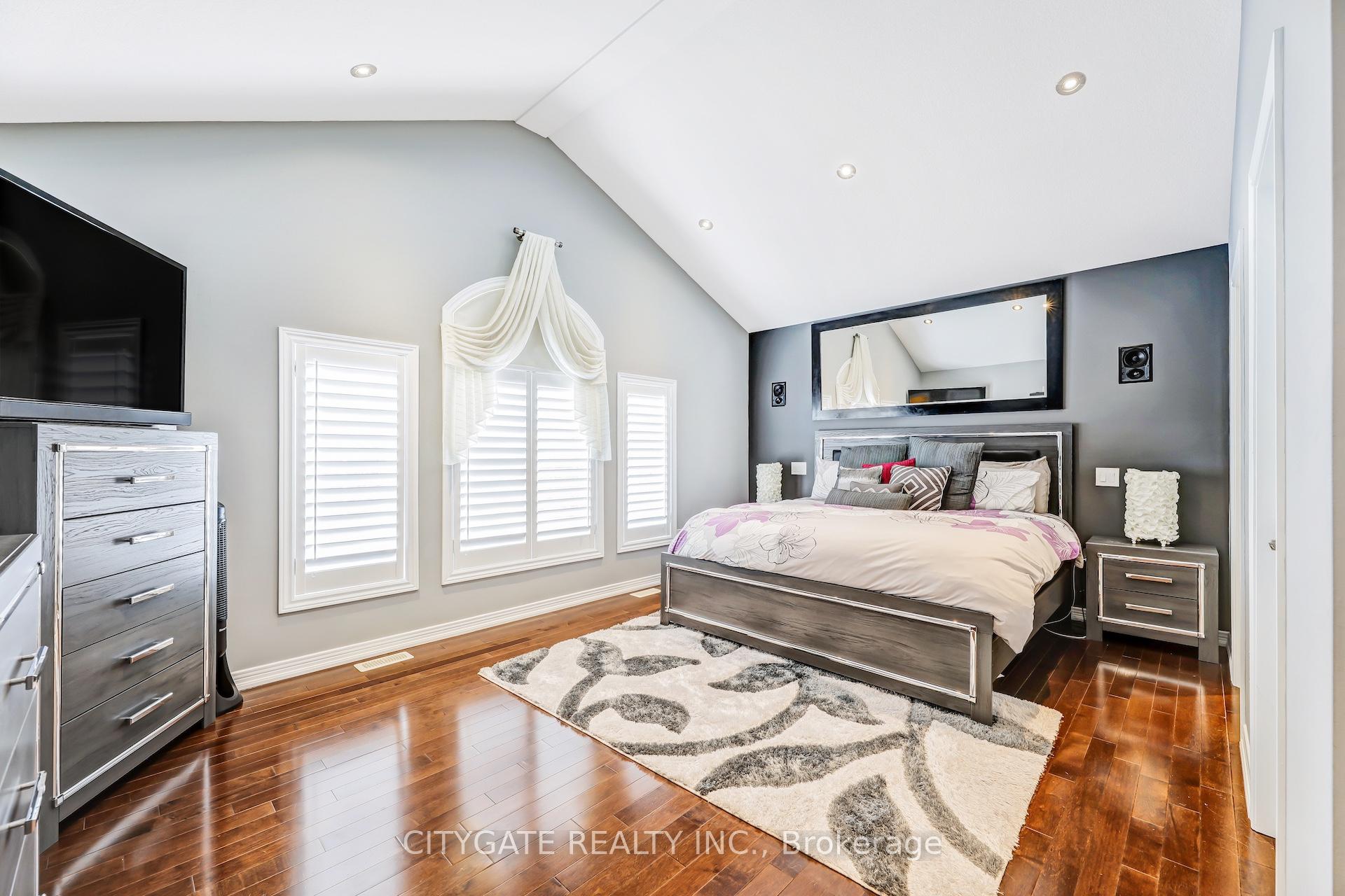Photo 22 of 24 Simpson Avenue, Hamilton, Stoney Creek — HOMEH