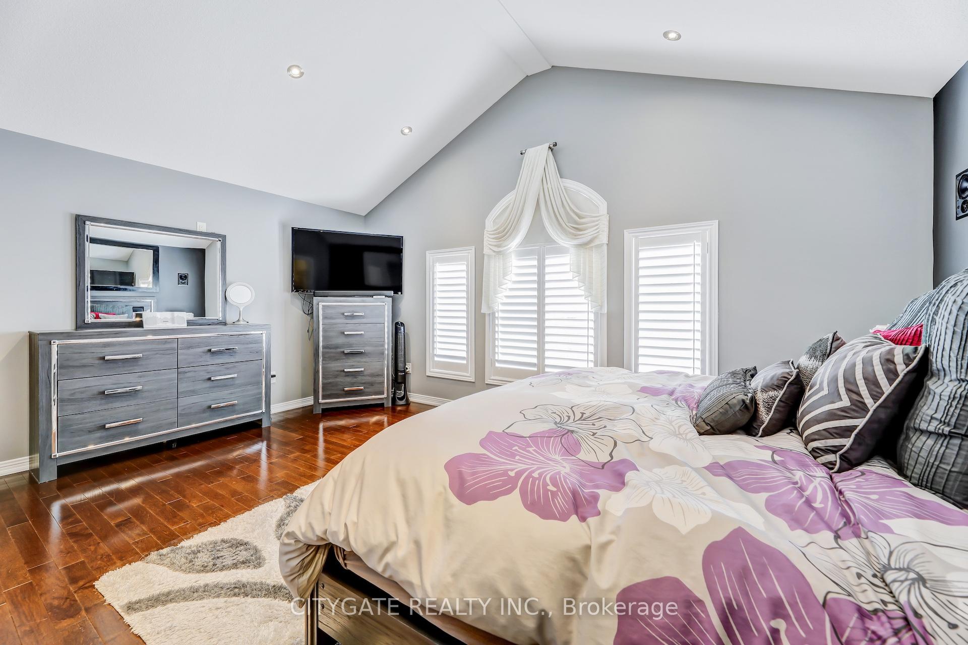 Photo 23 of 24 Simpson Avenue, Hamilton, Stoney Creek — HOMEH