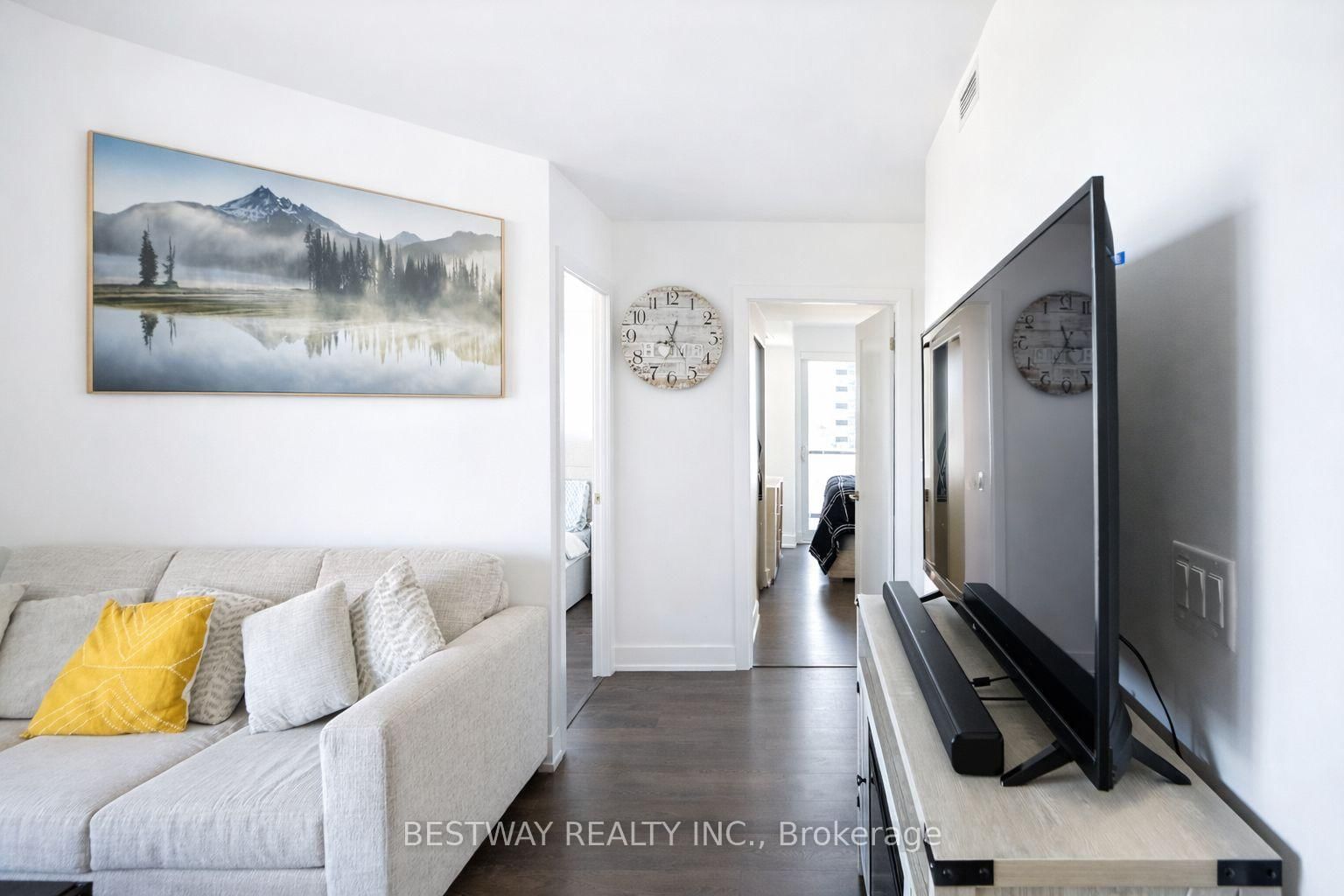 Photo 2 of Unit 607, 2550 Simcoe St N, Oshawa, Windfields — HOMEH