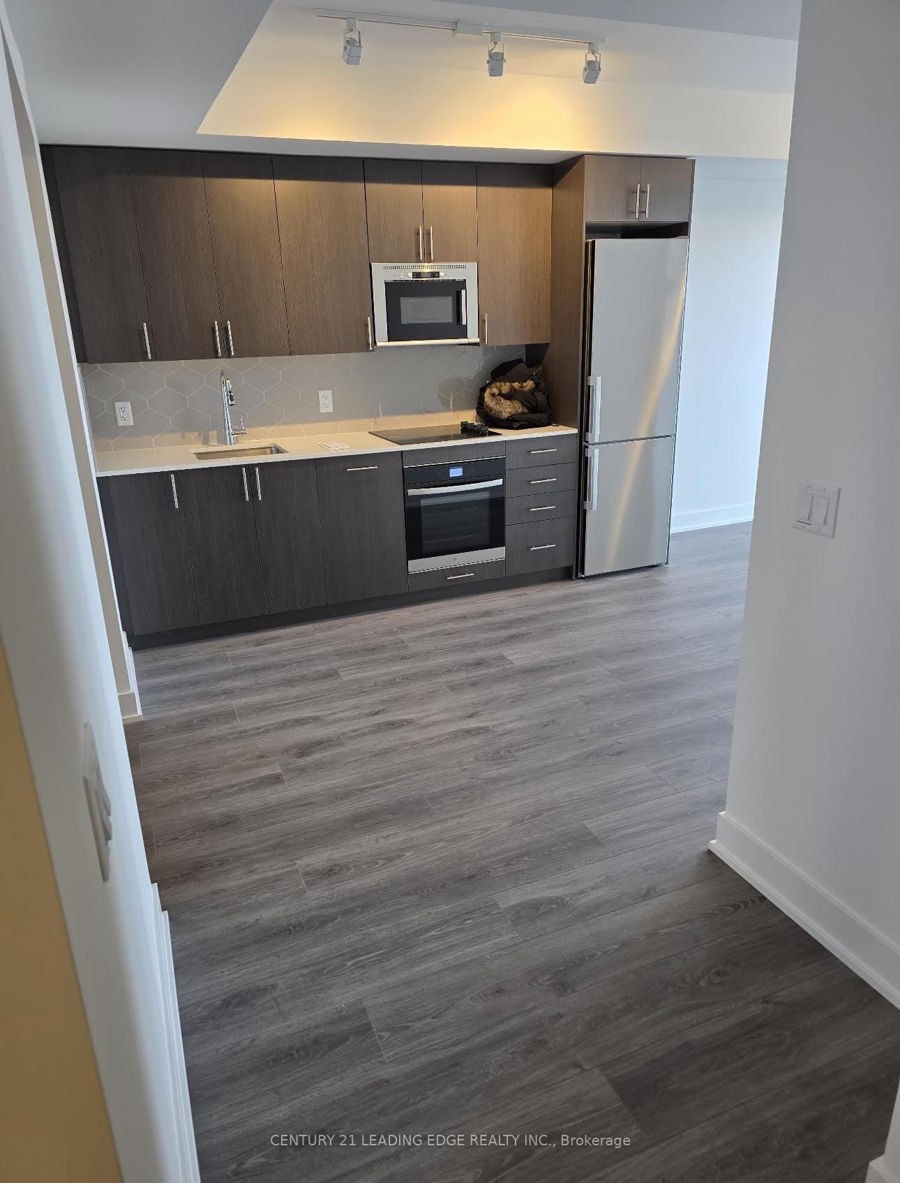 Photo 4 of Unit 502, 2545 Simcoe St N, Oshawa, Windfields — HOMEH