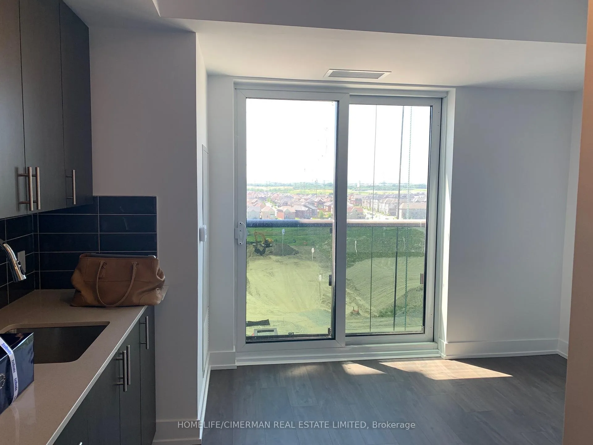 Photo 3 of Unit 1003, 2550 Simcoe St N, Oshawa, Windfields — HOMEH