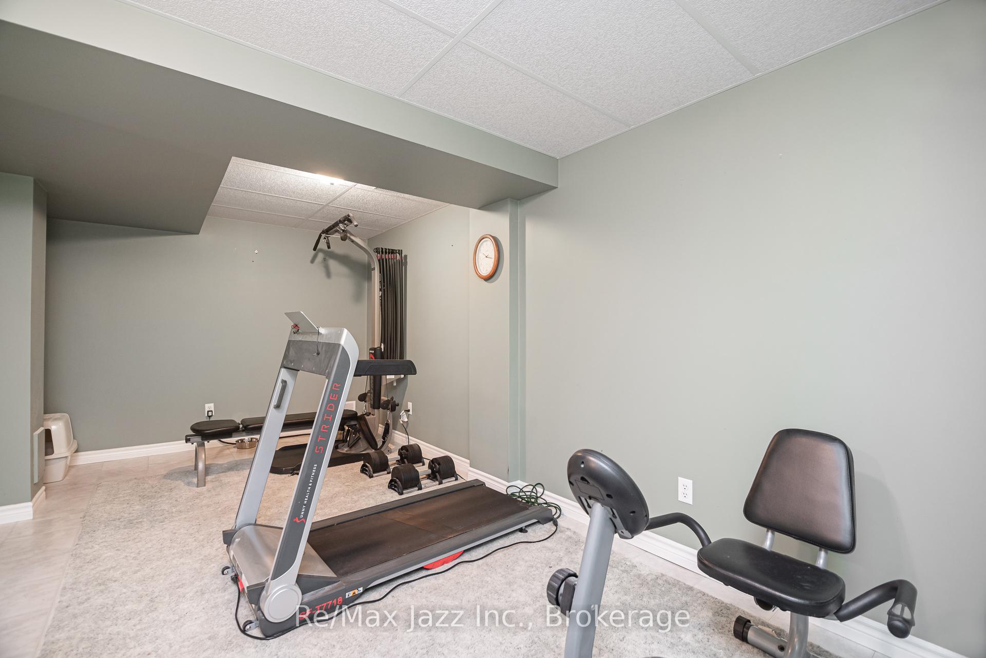 Photo 17 of 35 Avondale Drive, Clarington, Courtice — HOMEH