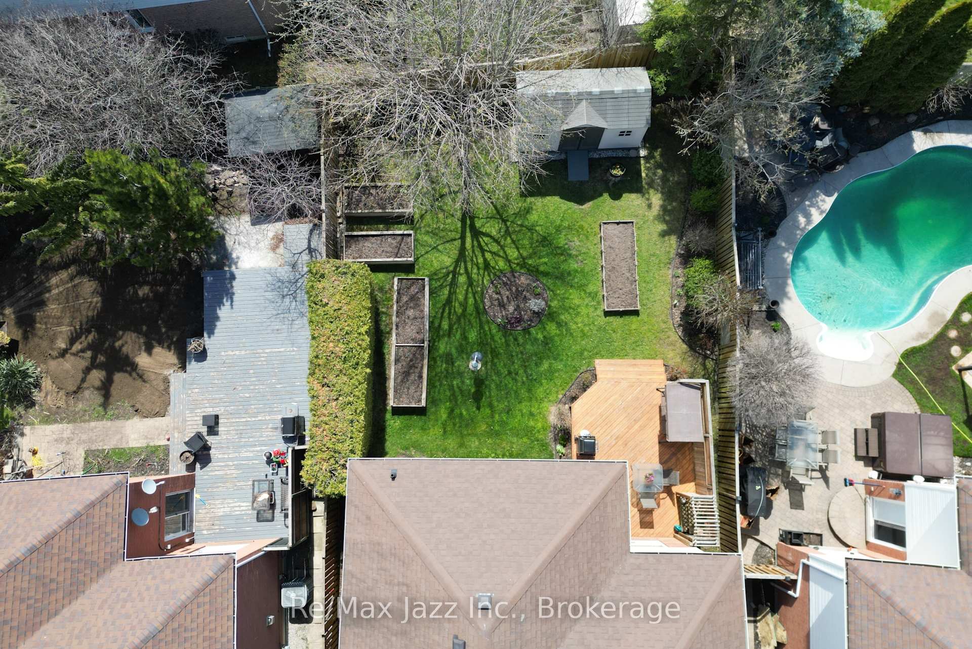 Photo 21 of 35 Avondale Drive, Clarington, Courtice — HOMEH