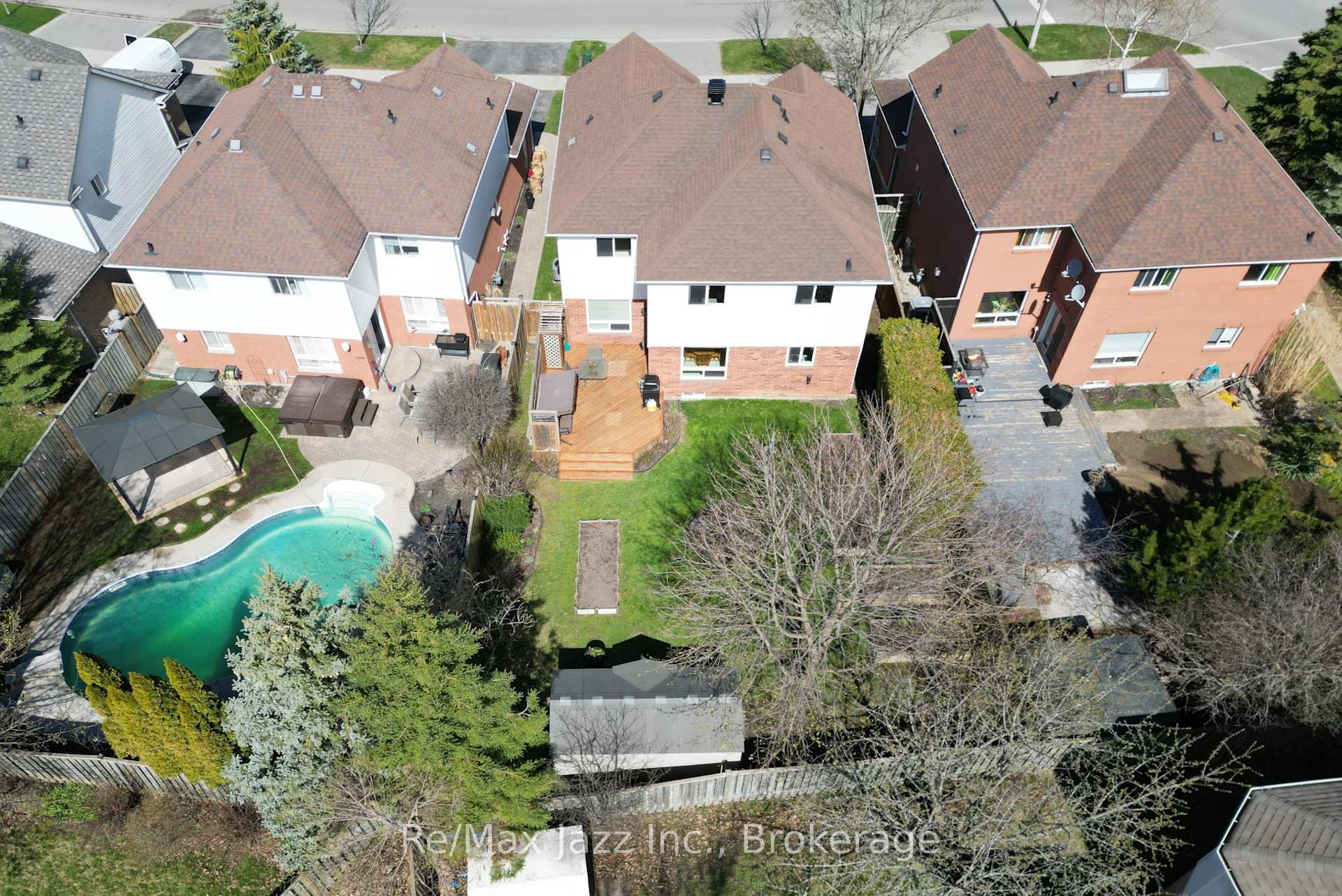 Photo 22 of 35 Avondale Drive, Clarington, Courtice — HOMEH