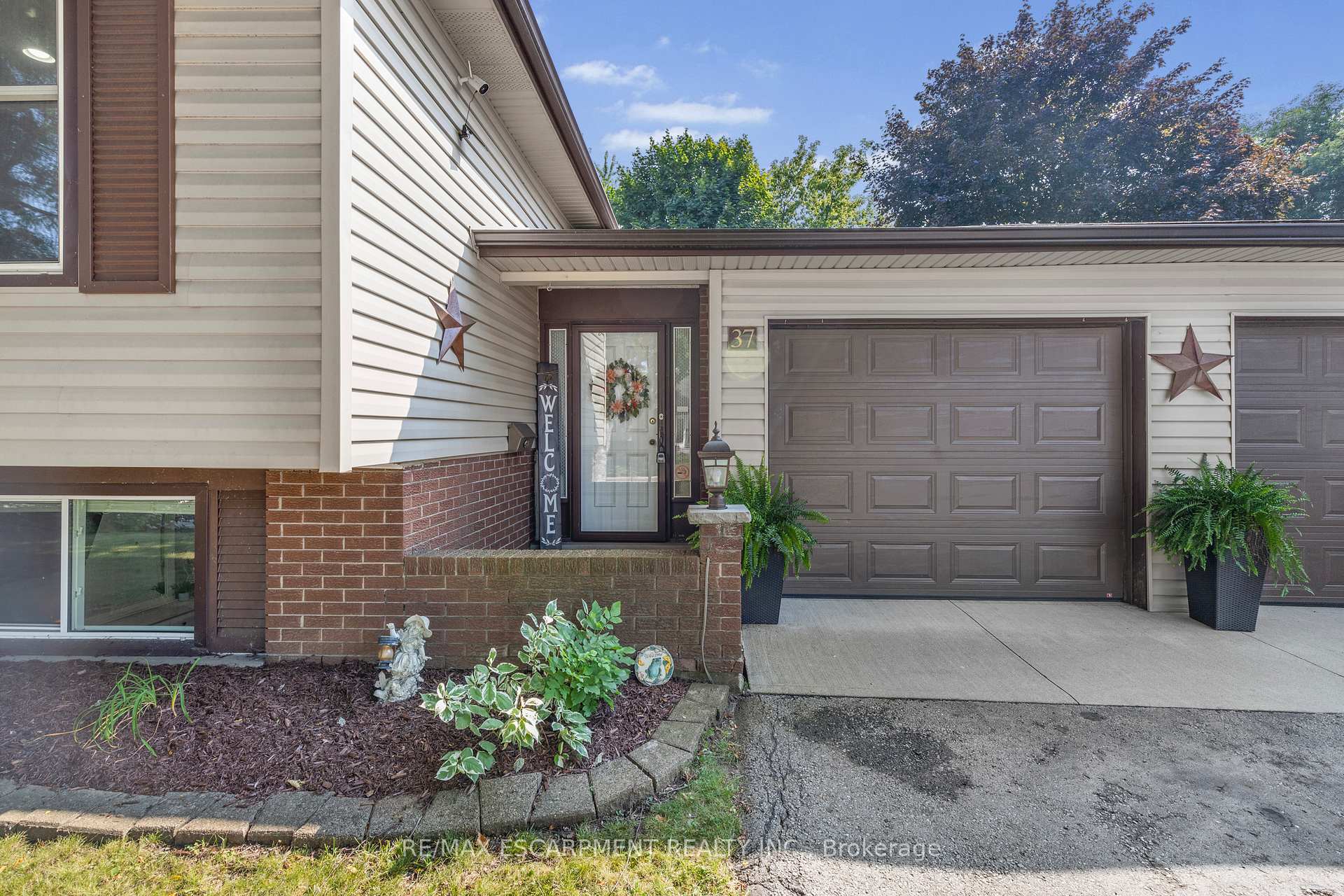 Photo 6 of 37 Glenvale Drive, Hamilton, Gilkson — HOMEH
