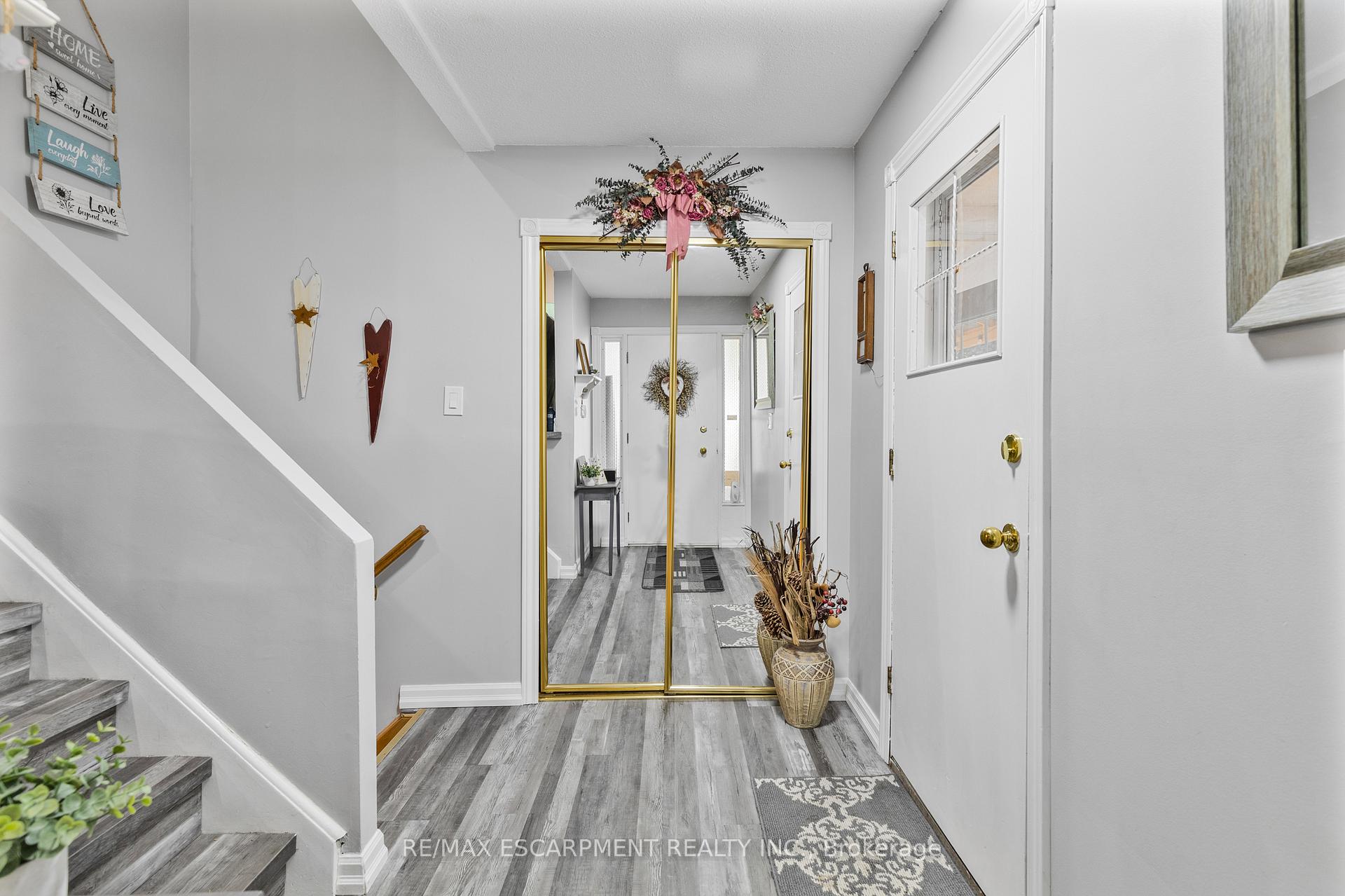 Photo 8 of 37 Glenvale Drive, Hamilton, Gilkson — HOMEH