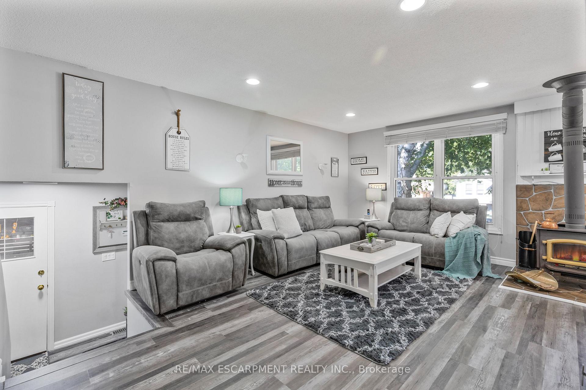 Photo 9 of 37 Glenvale Drive, Hamilton, Gilkson — HOMEH