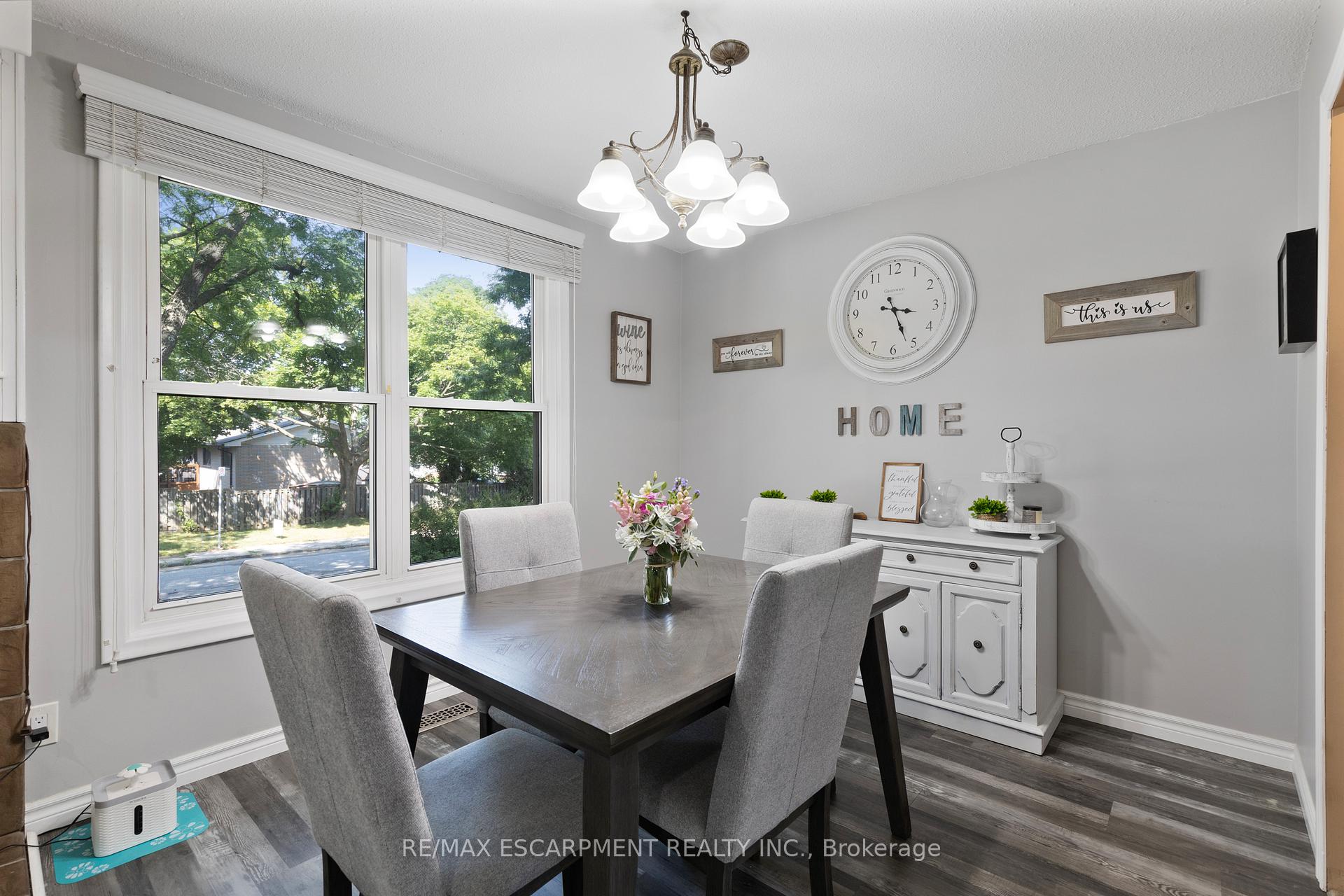Photo 12 of 37 Glenvale Drive, Hamilton, Gilkson — HOMEH