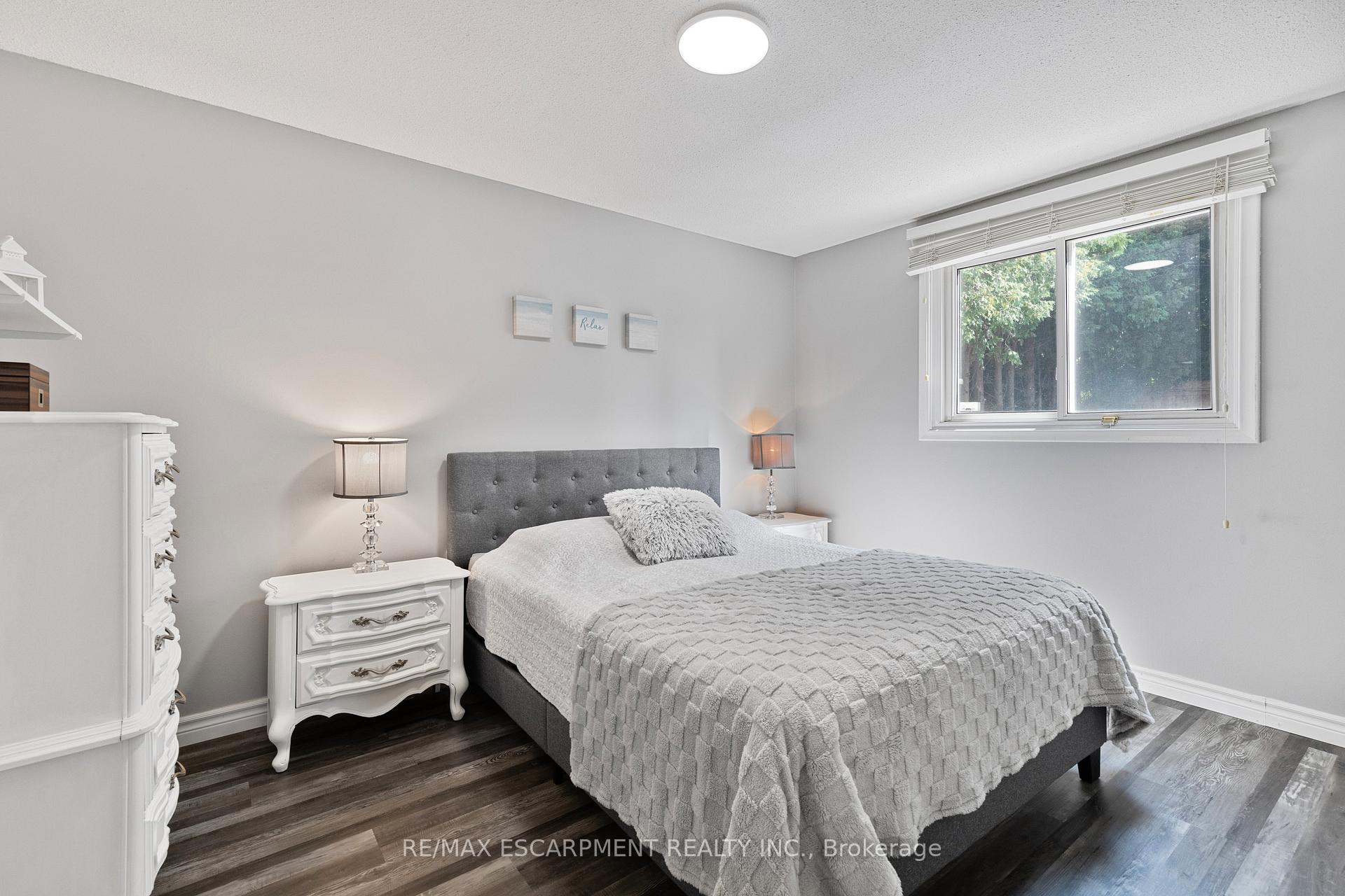 Photo 17 of 37 Glenvale Drive, Hamilton, Gilkson — HOMEH