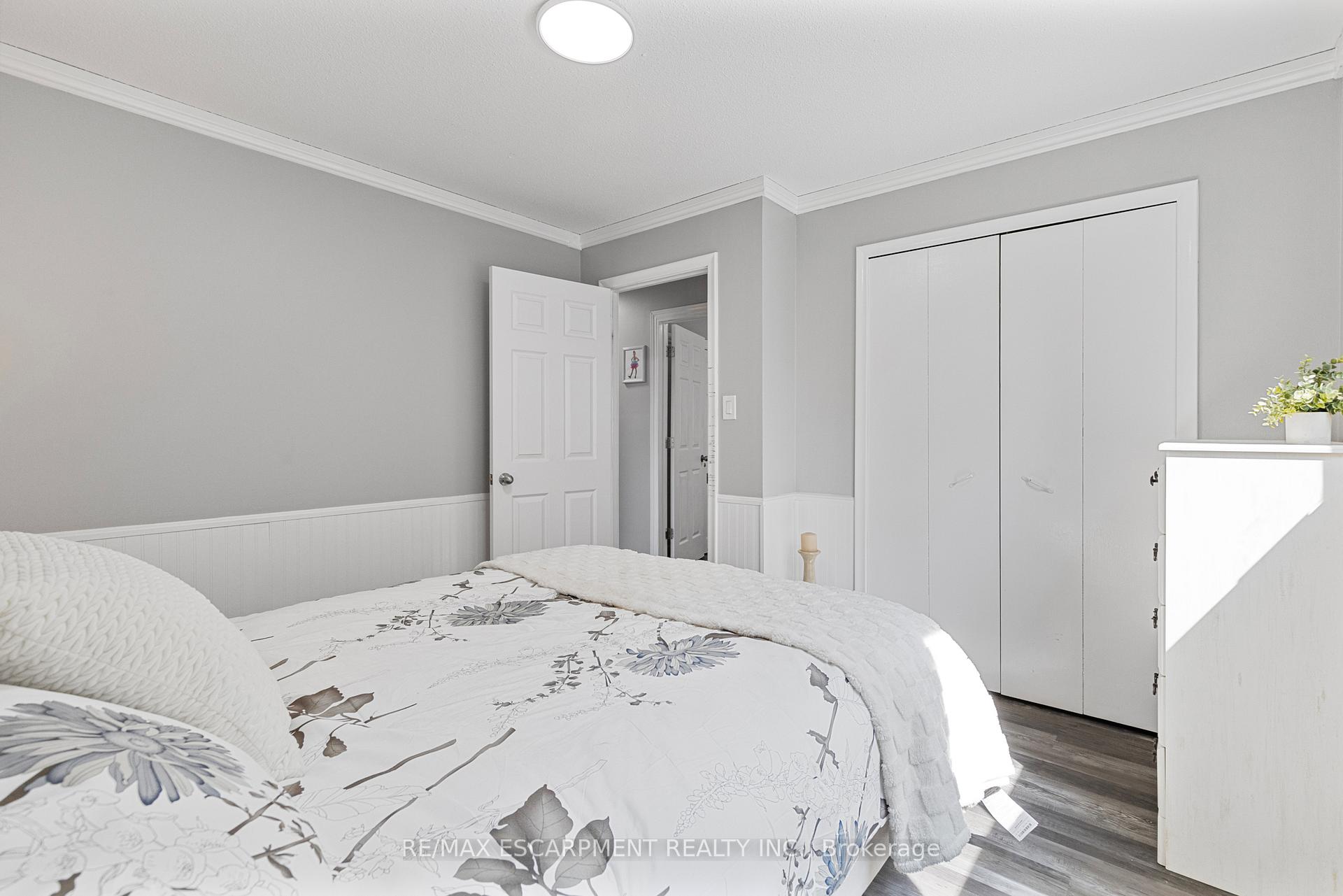 Photo 20 of 37 Glenvale Drive, Hamilton, Gilkson — HOMEH