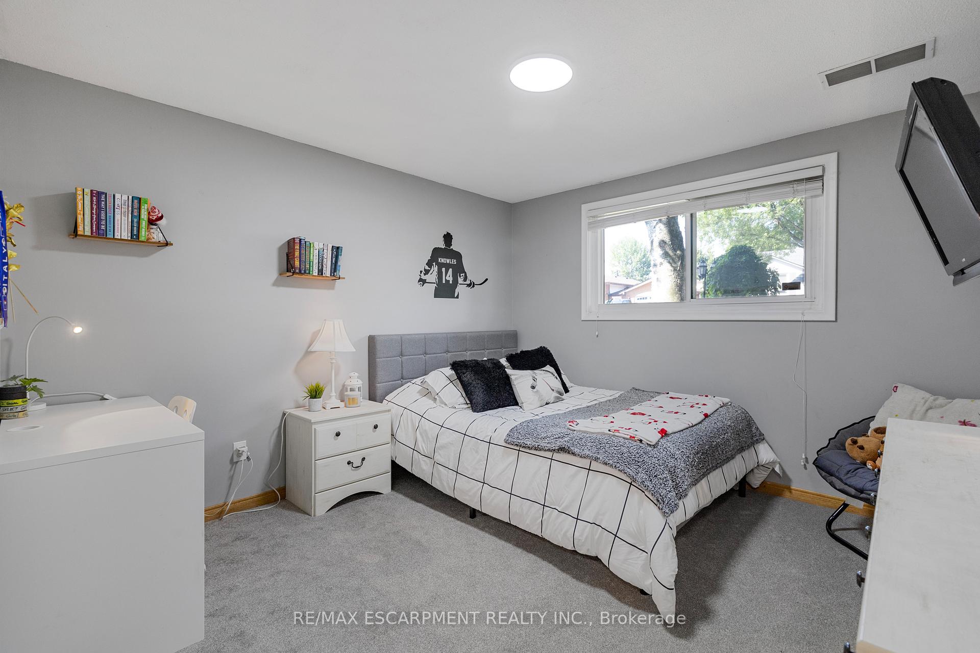 Photo 25 of 37 Glenvale Drive, Hamilton, Gilkson — HOMEH